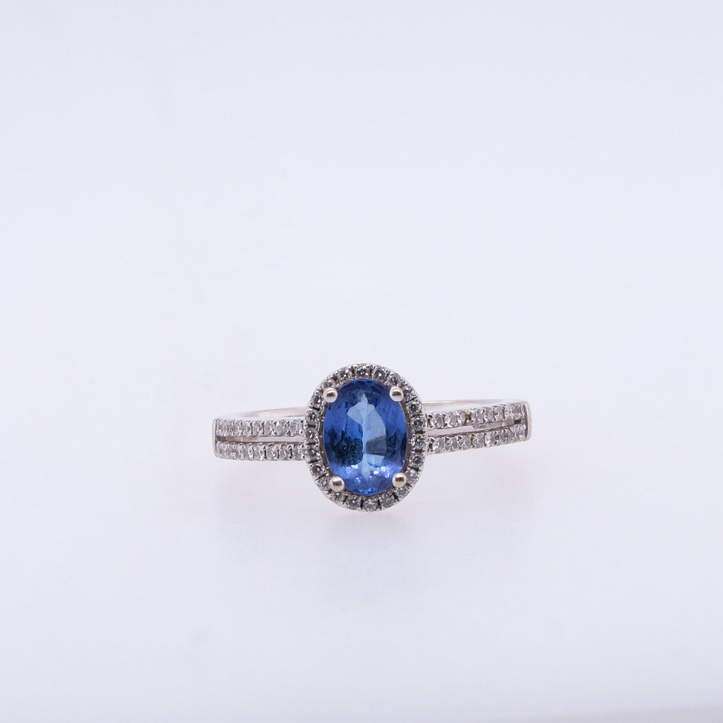 18k Tanzanite & Diamond Ring