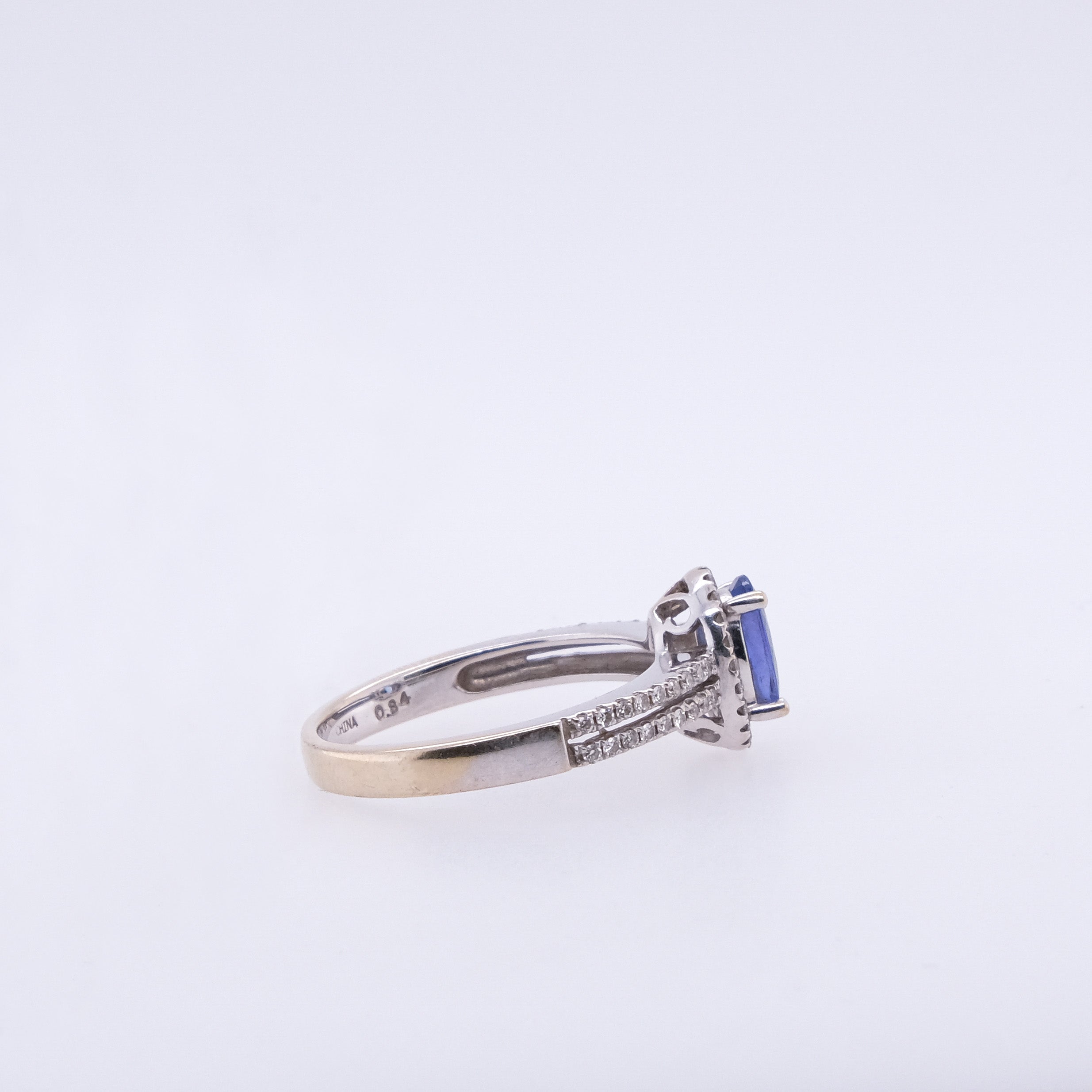 18k Tanzanite & Diamond Ring