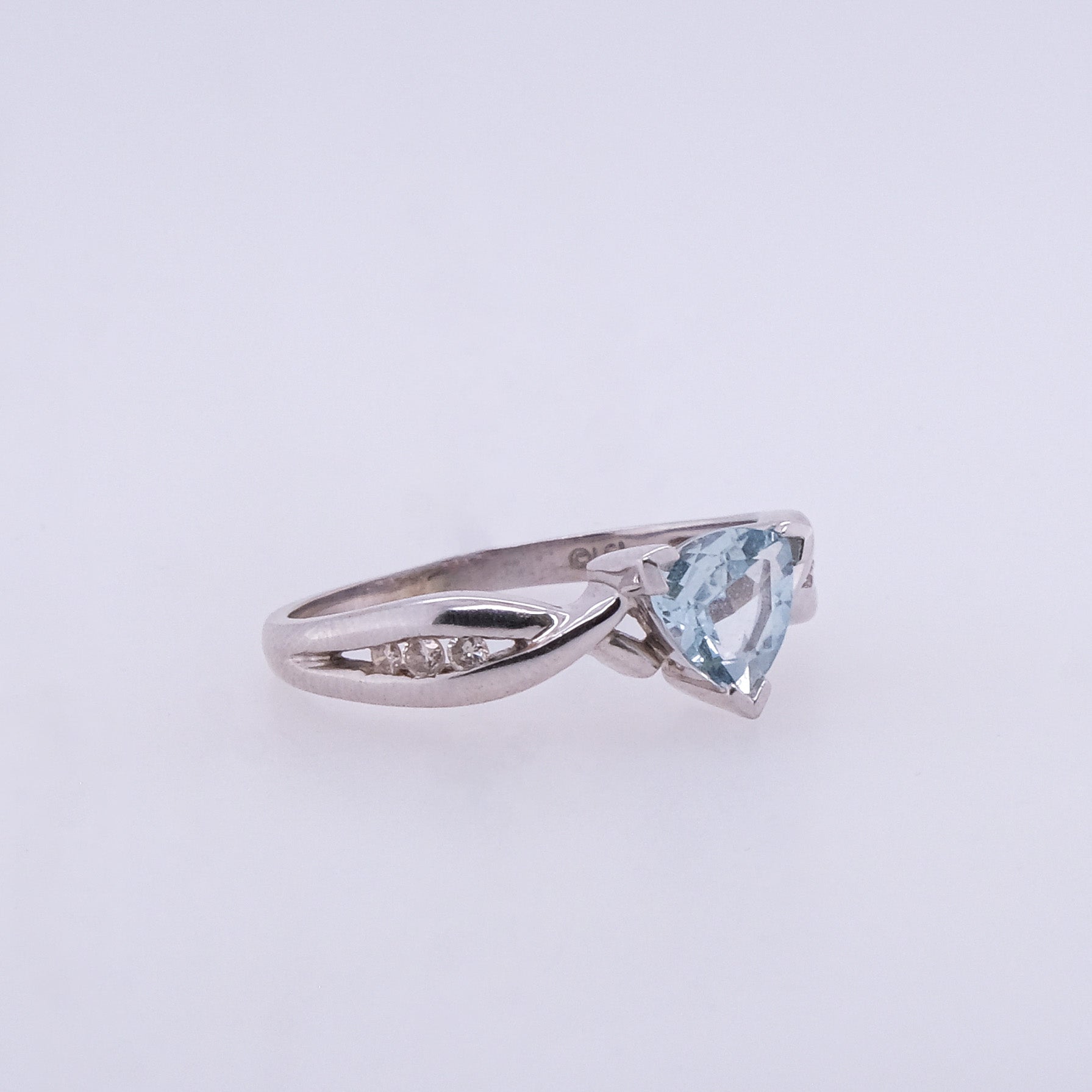 10k Topaz & Diamond Ring