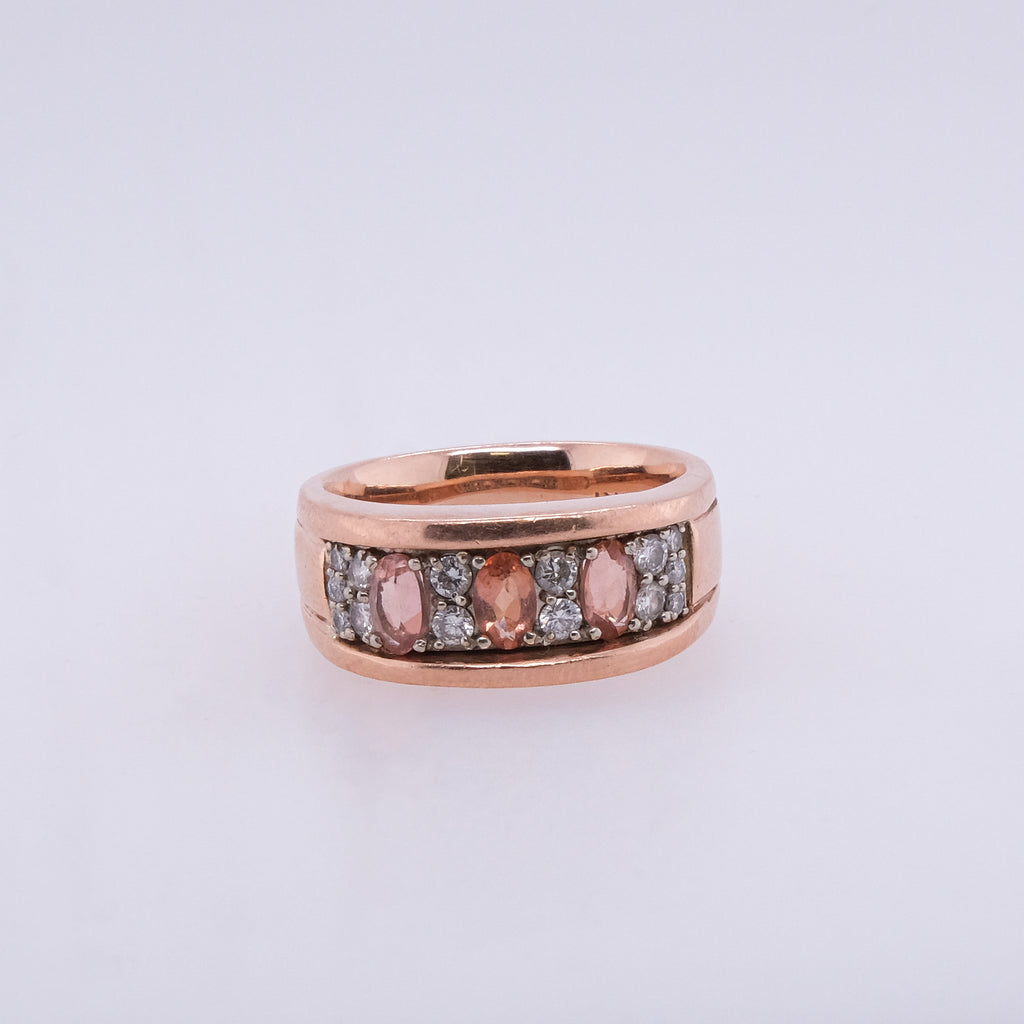 19k Golden Beryl & Diamond Ring