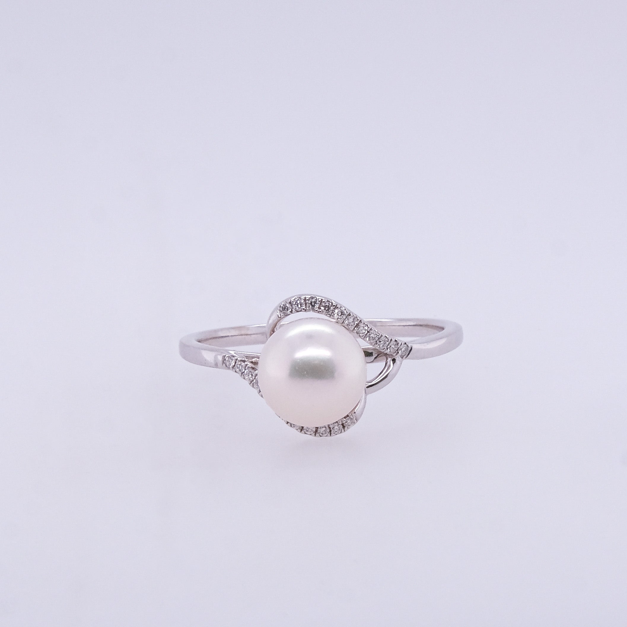 14k Pearl & Diamond Ring
