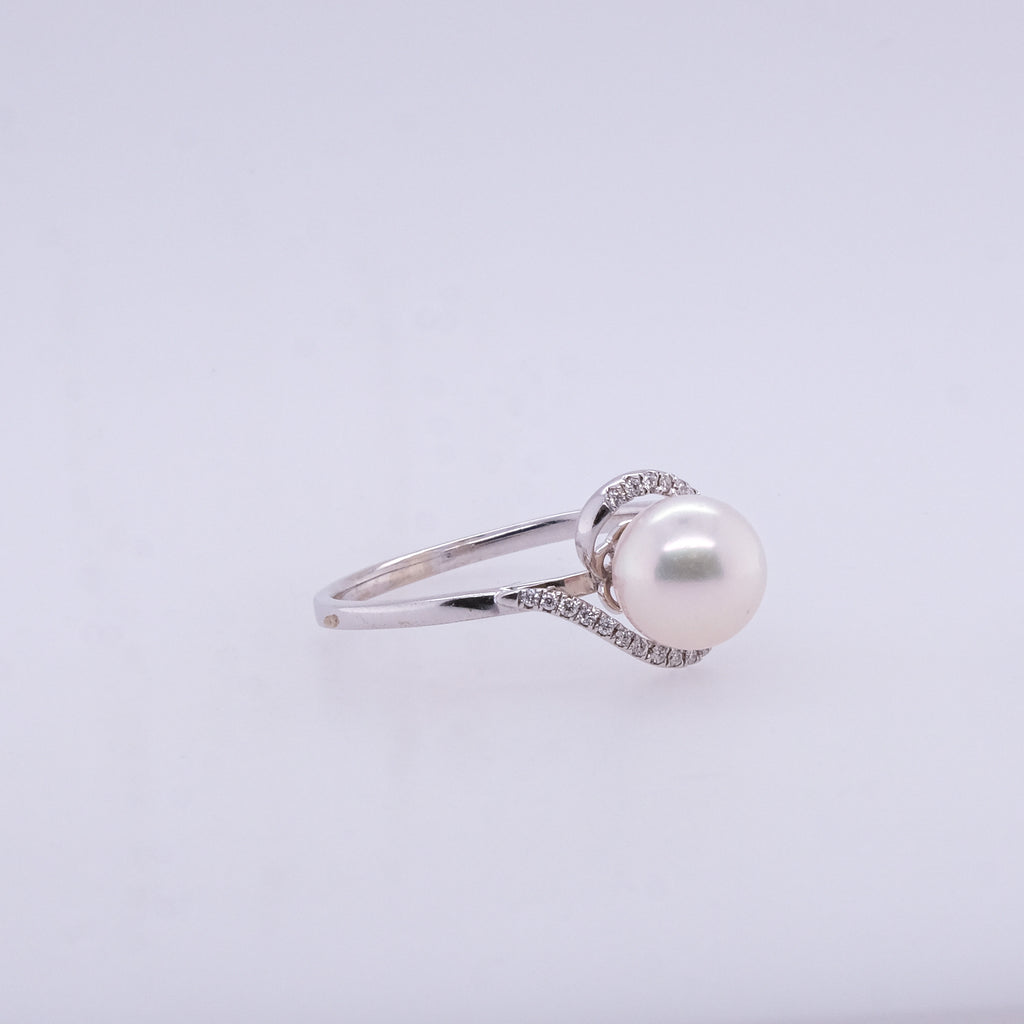 14k Pearl & Diamond Ring