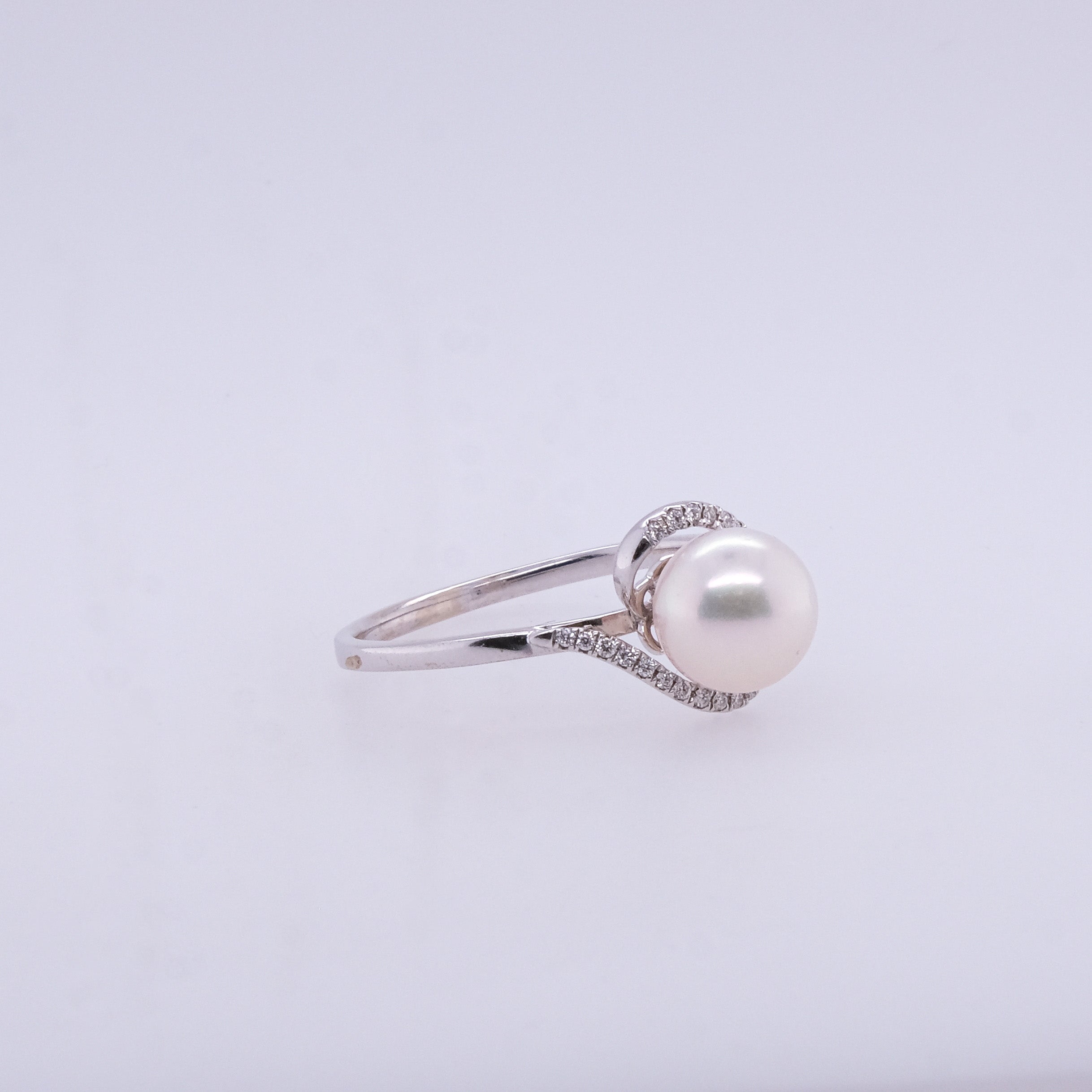 14k Pearl & Diamond Ring