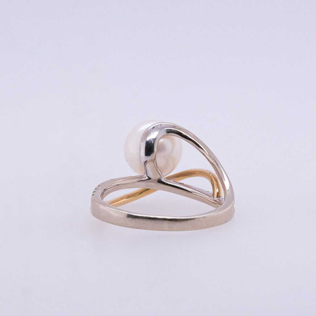 14k Pearl & Diamond Ring