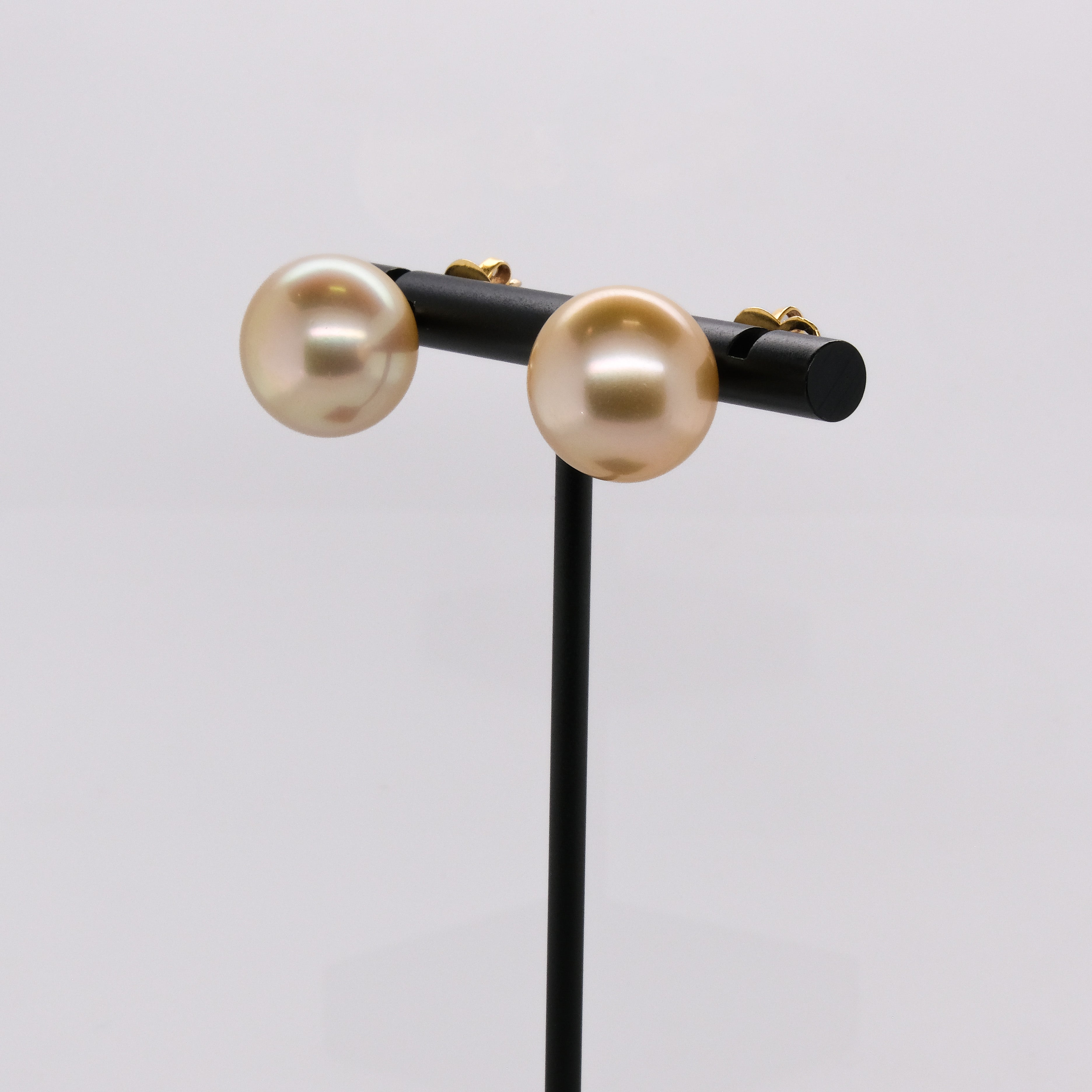 14k Golden South Sea Pearl Earring