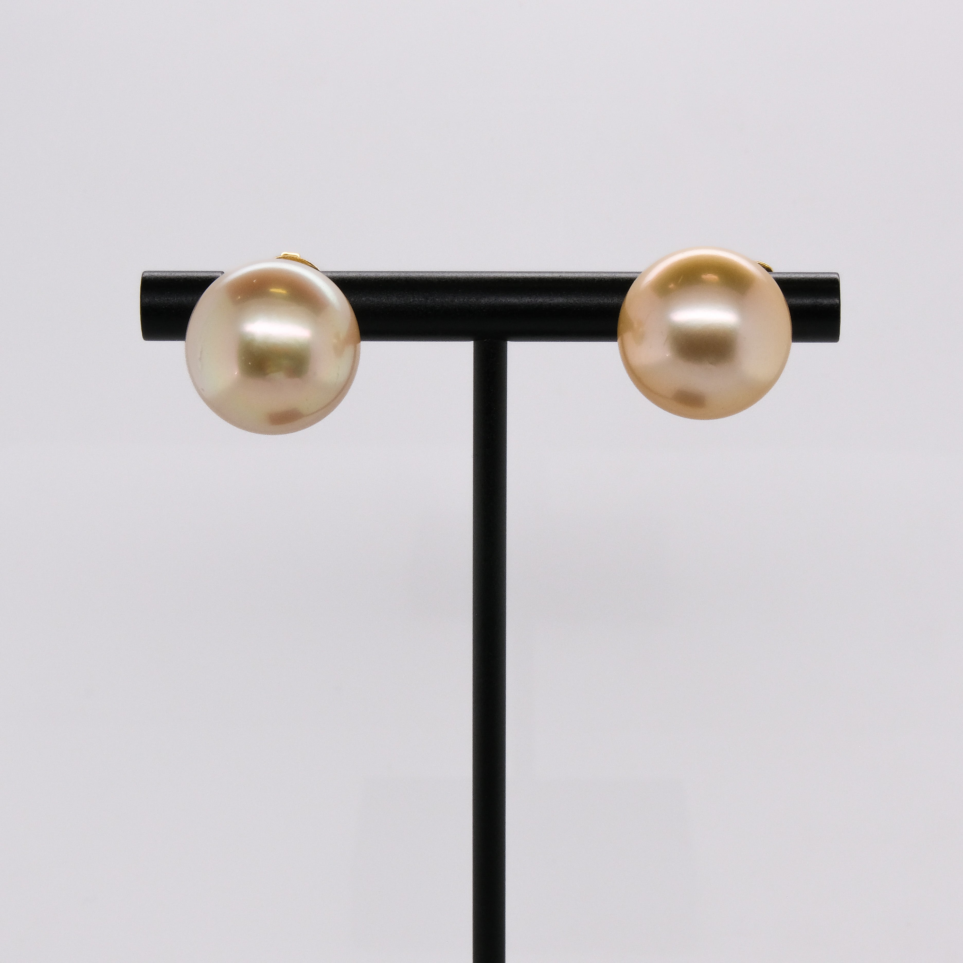 14k Golden South Sea Pearl Earring