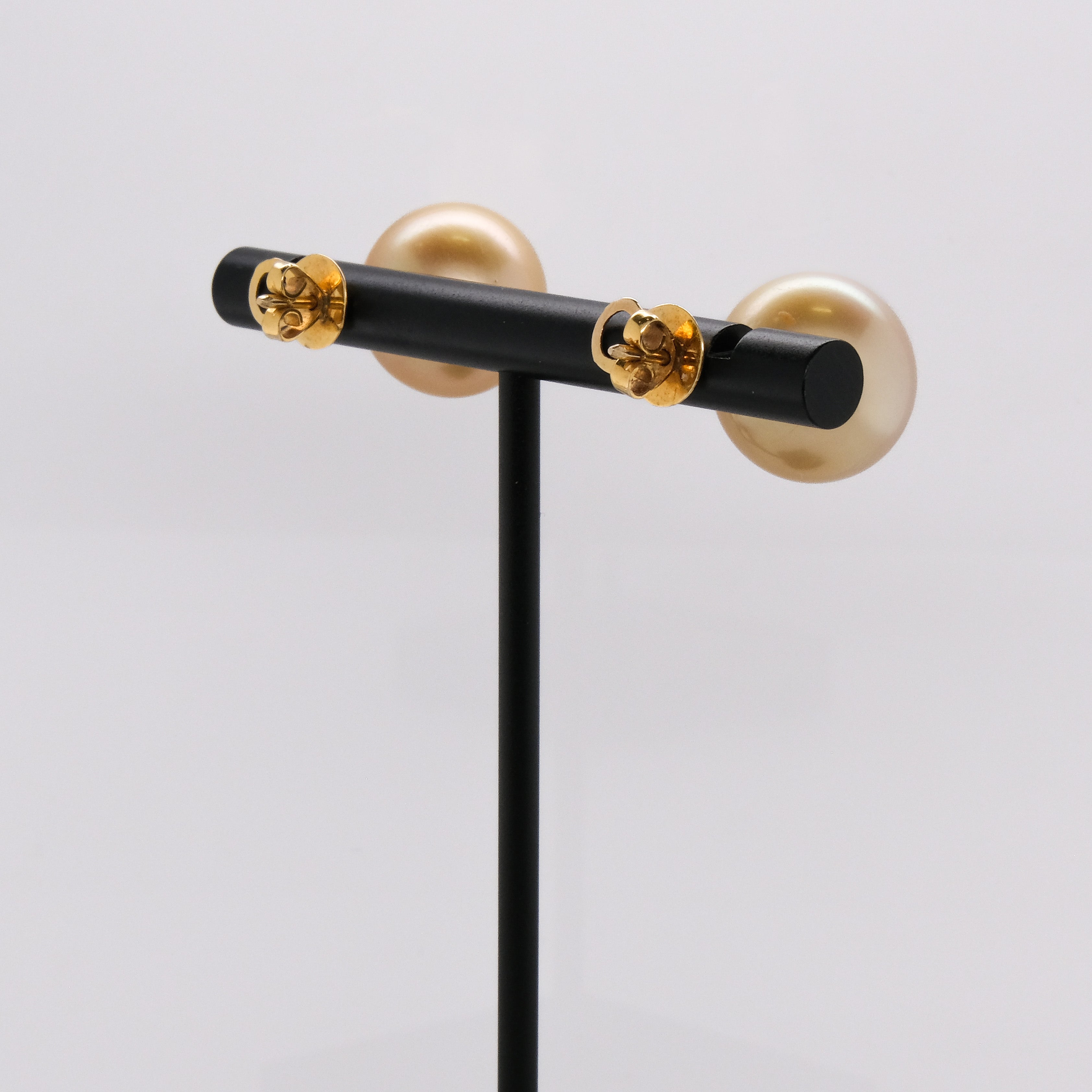 14k Golden South Sea Pearl Earring