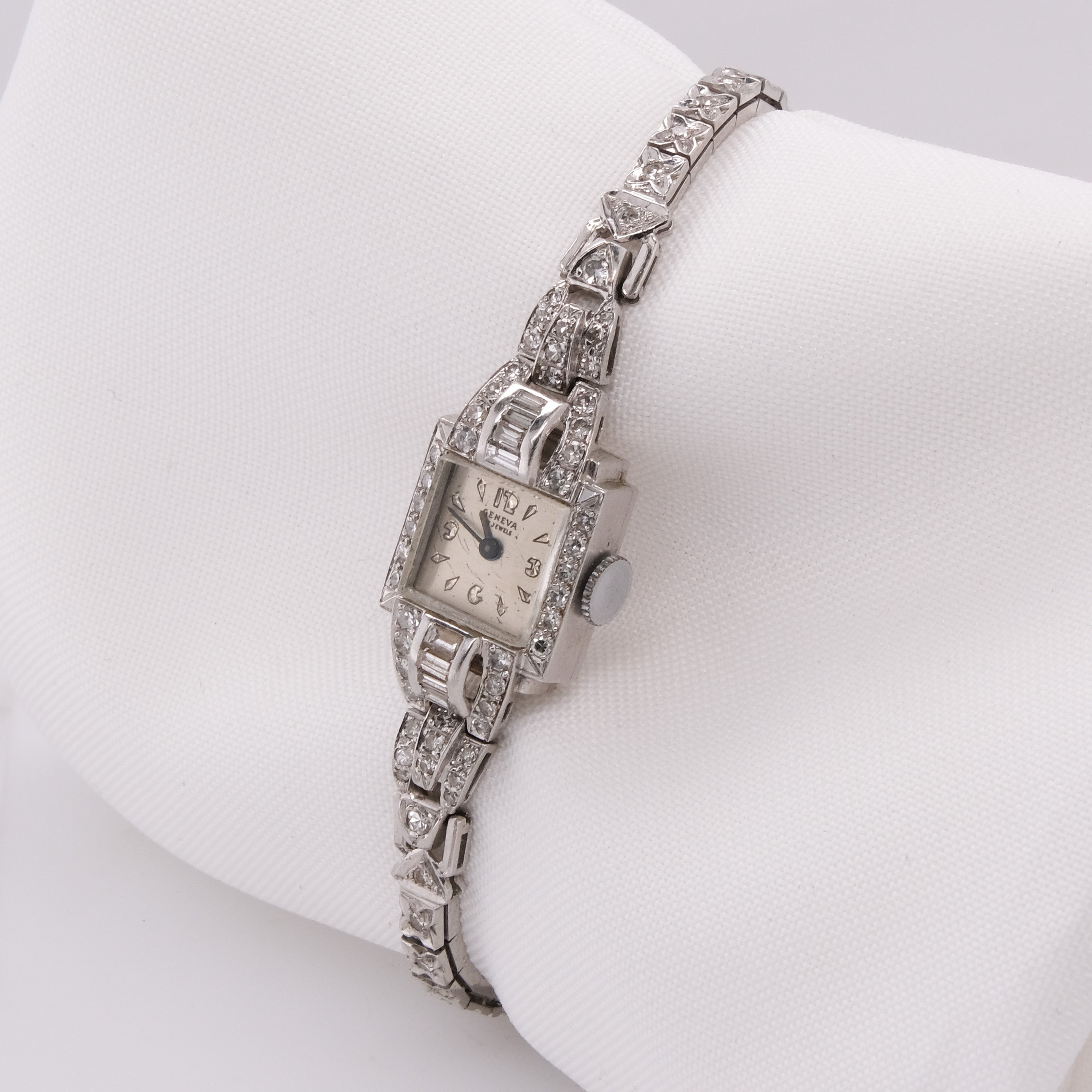 Platinum Geneva 17 Jewels Swiss Watch