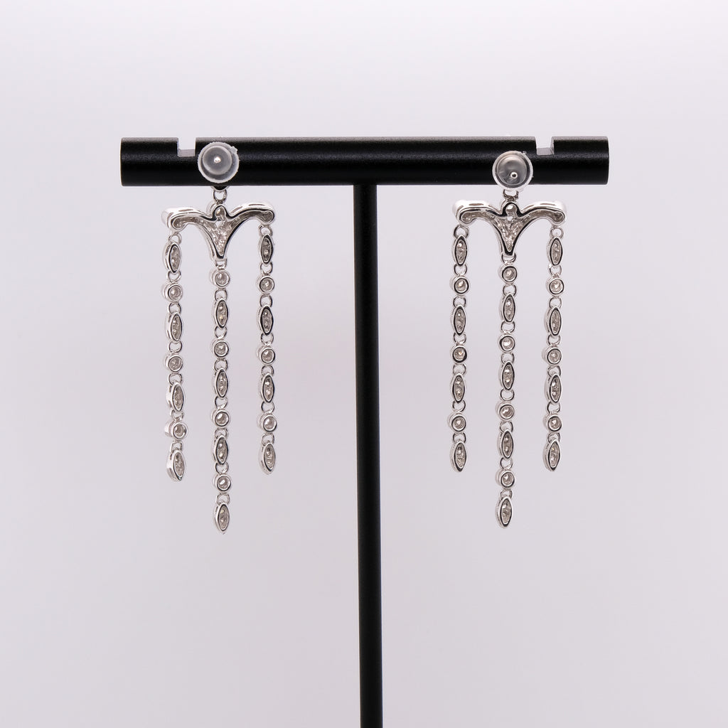 18k Dangling Diamond Earrings