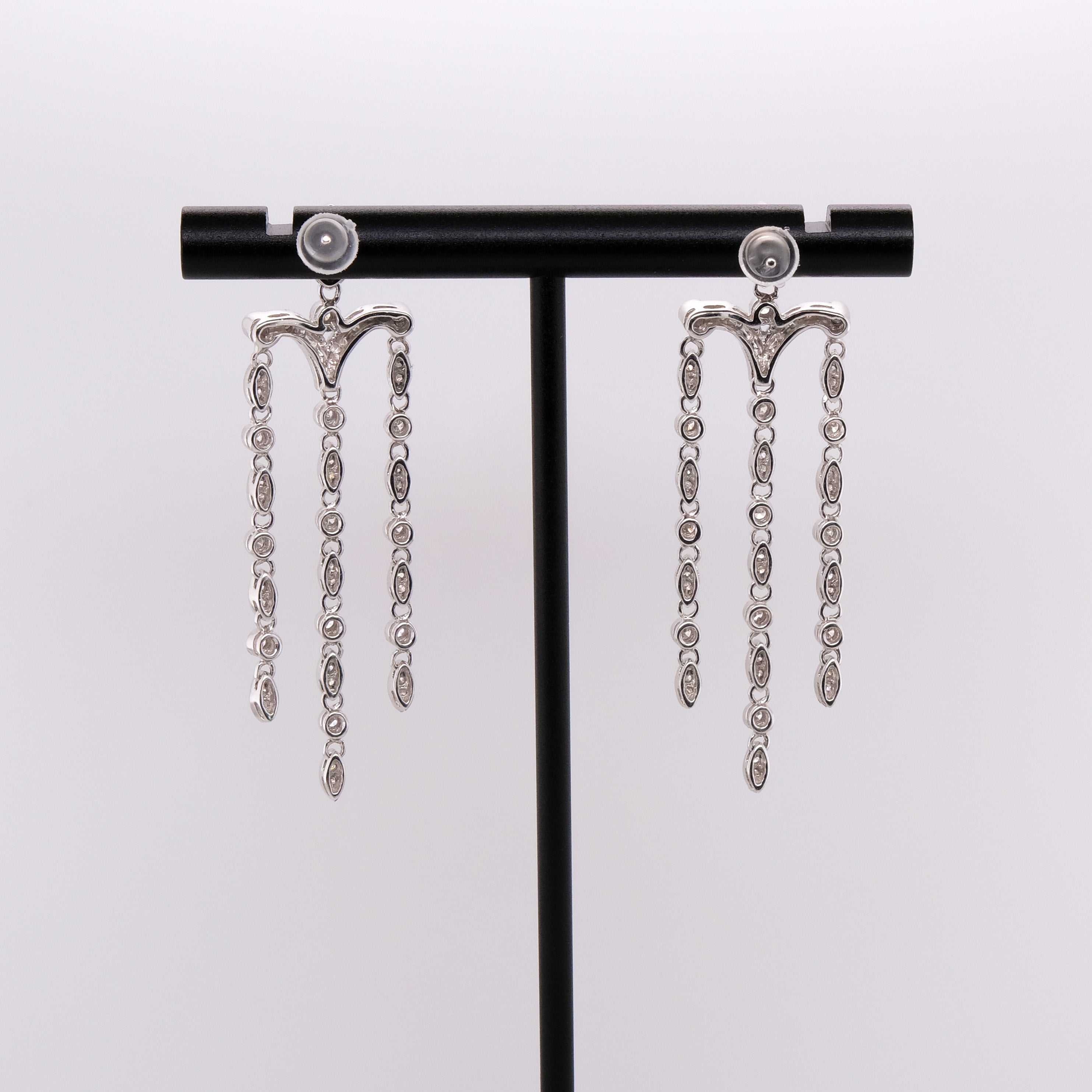 18k Dangling Diamond Earrings