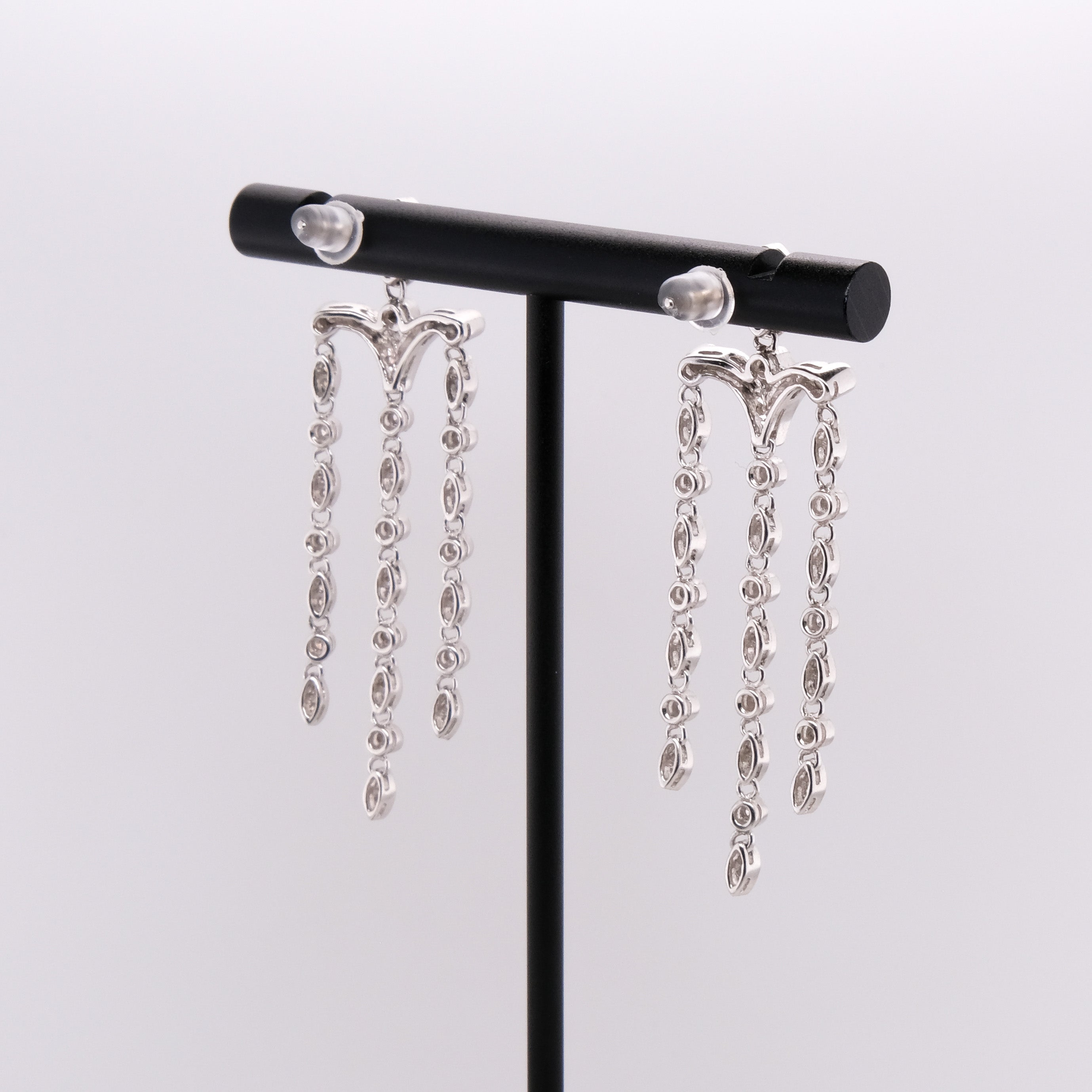 18k Dangling Diamond Earrings