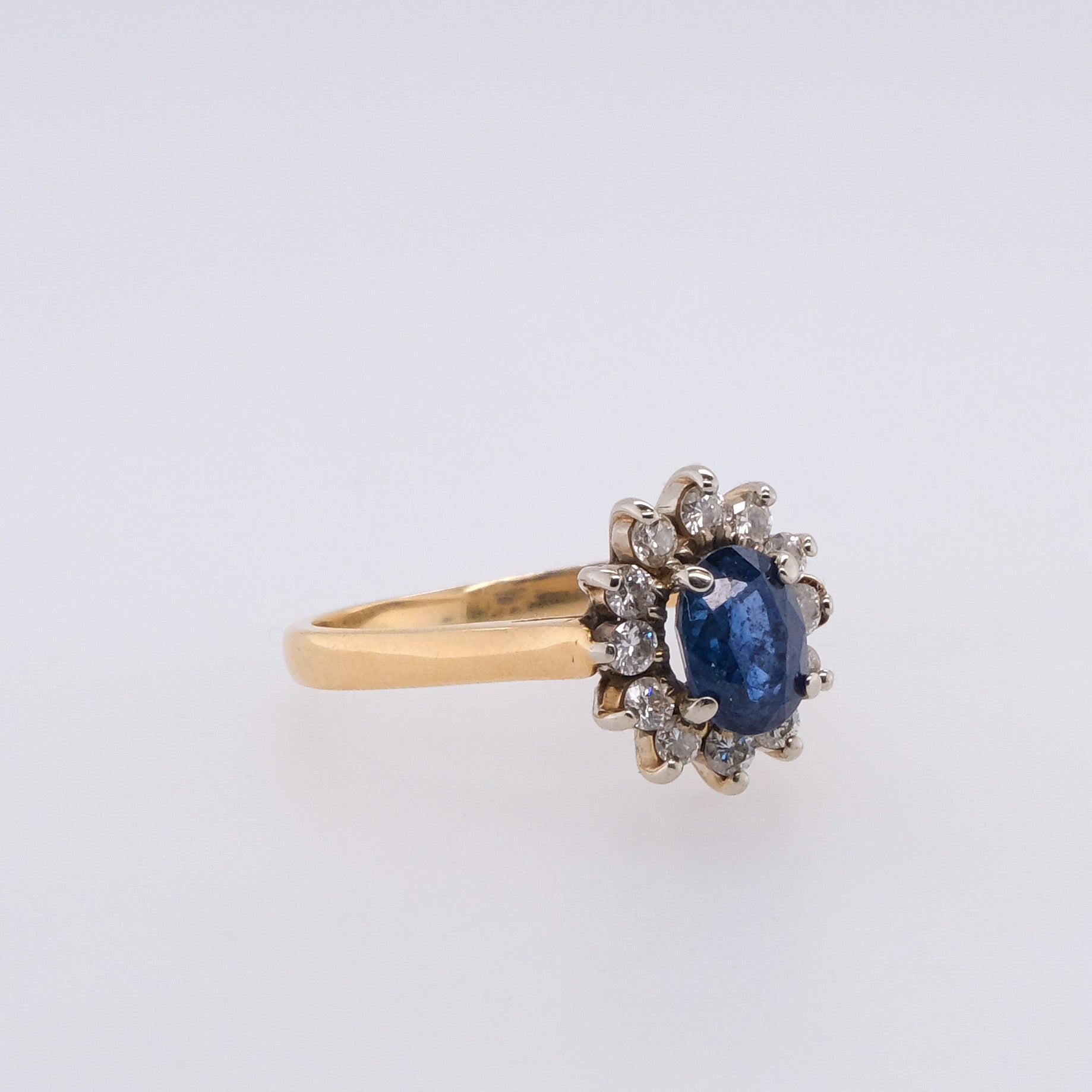 18k Blue Sapphire & Diamond Ring