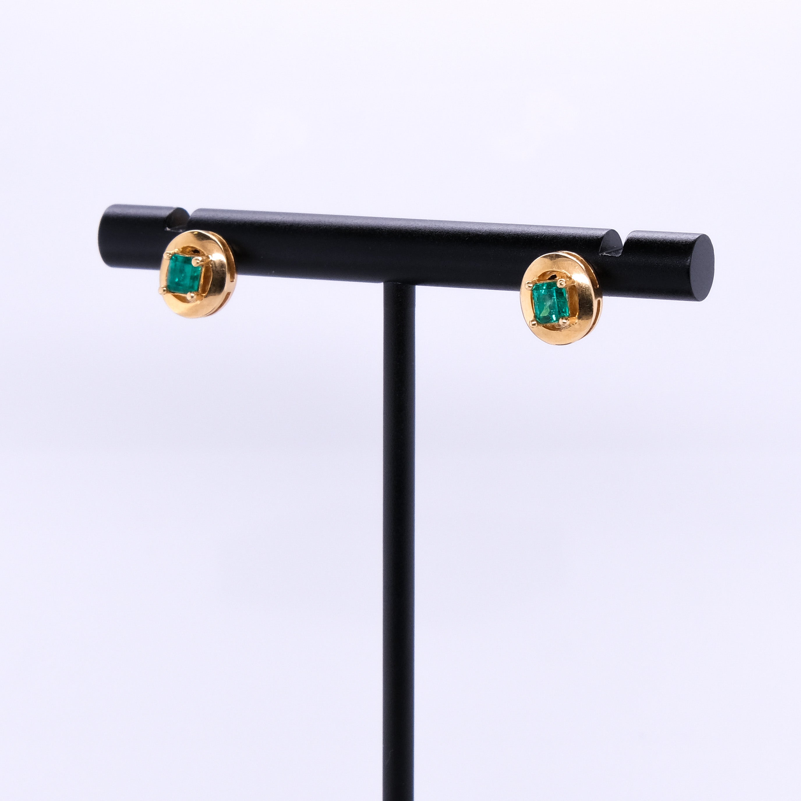 18k Emerald Studs