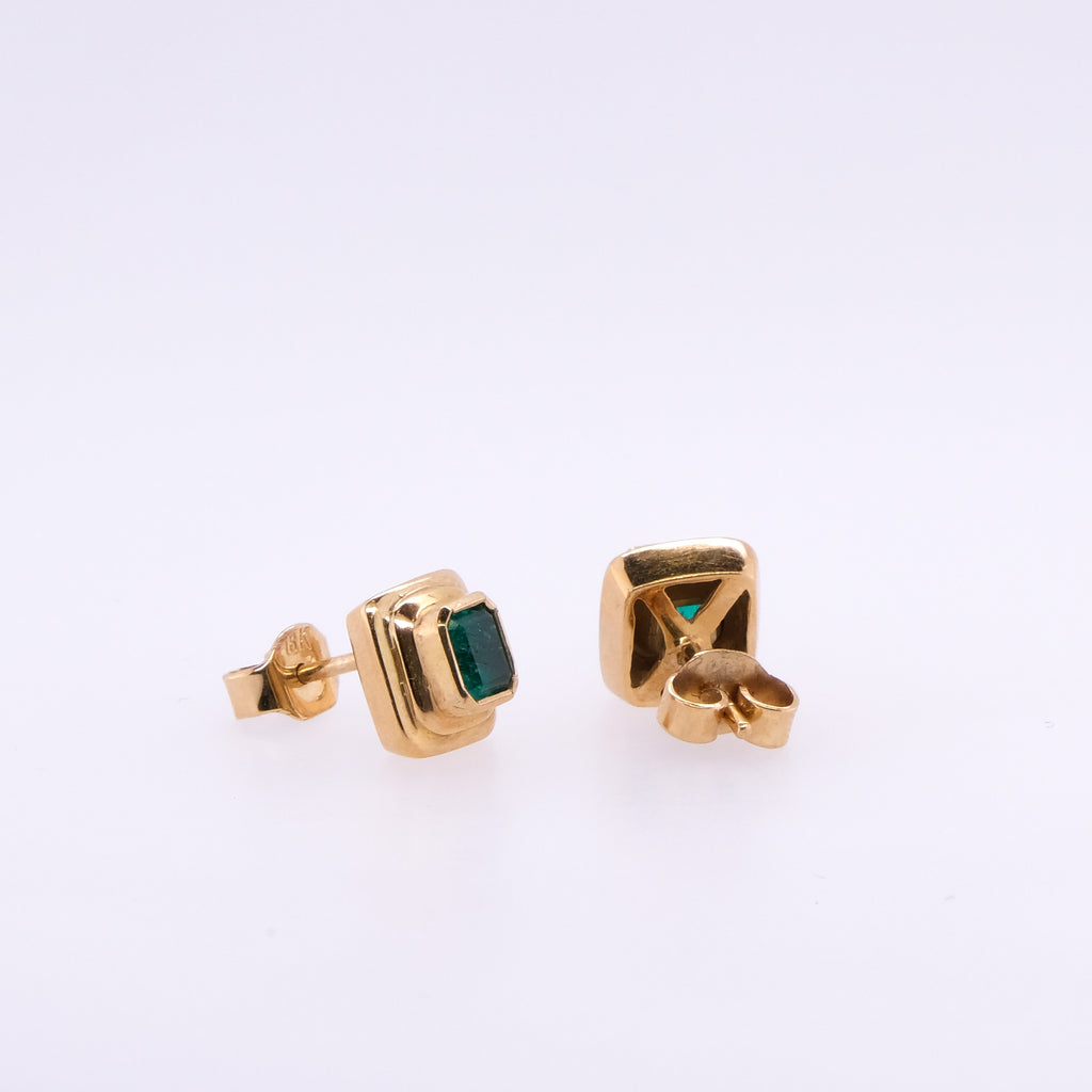 18k Emerald Studs