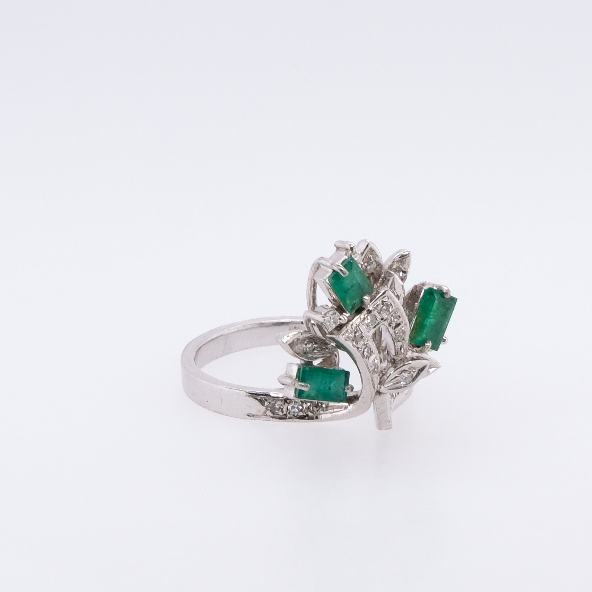 14k Emerald & Diamond Ring