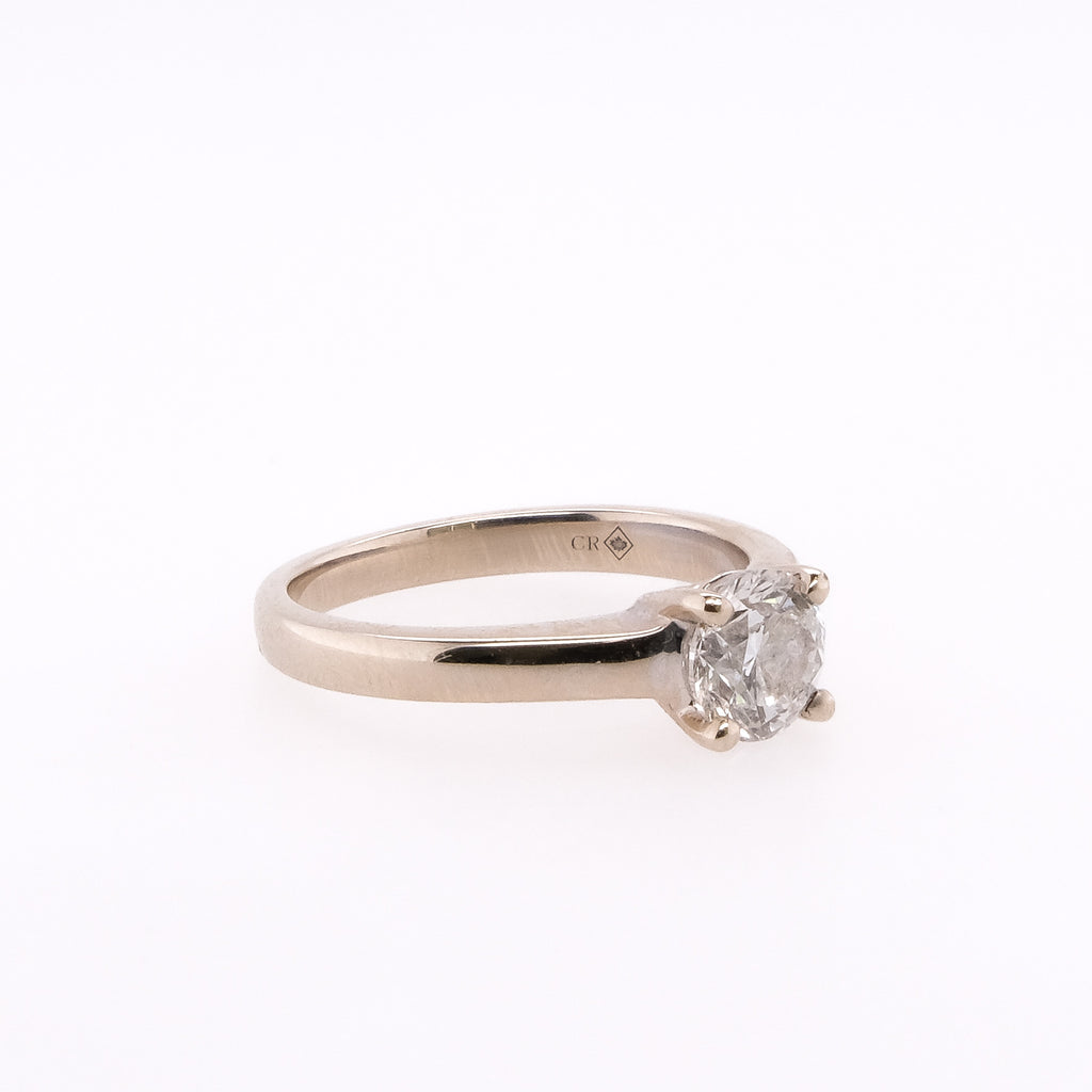 18k Natural Round Diamond Ring