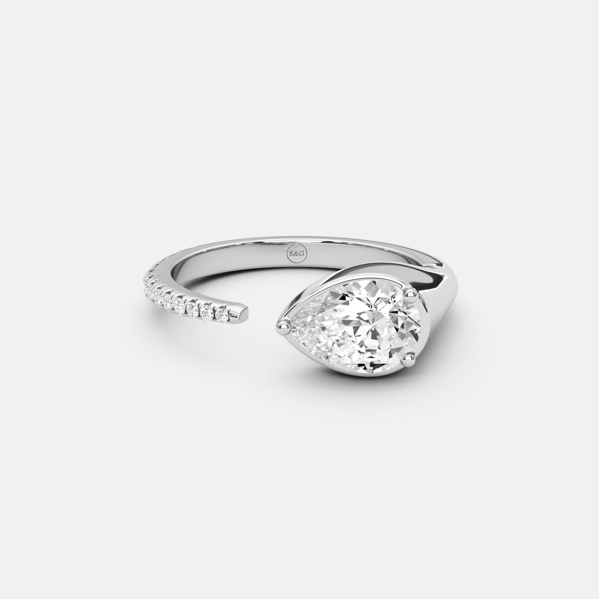 Niki Ring in Diamond