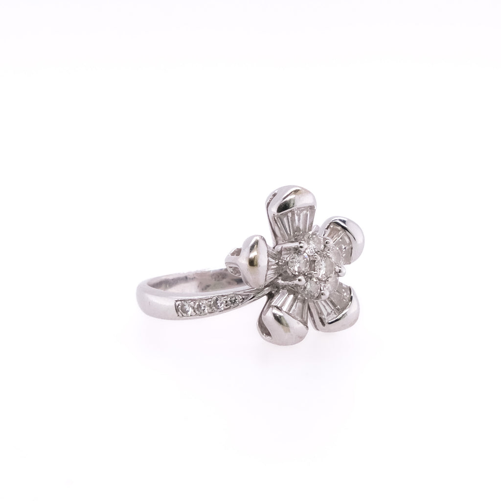 18k Floral Diamond Ring