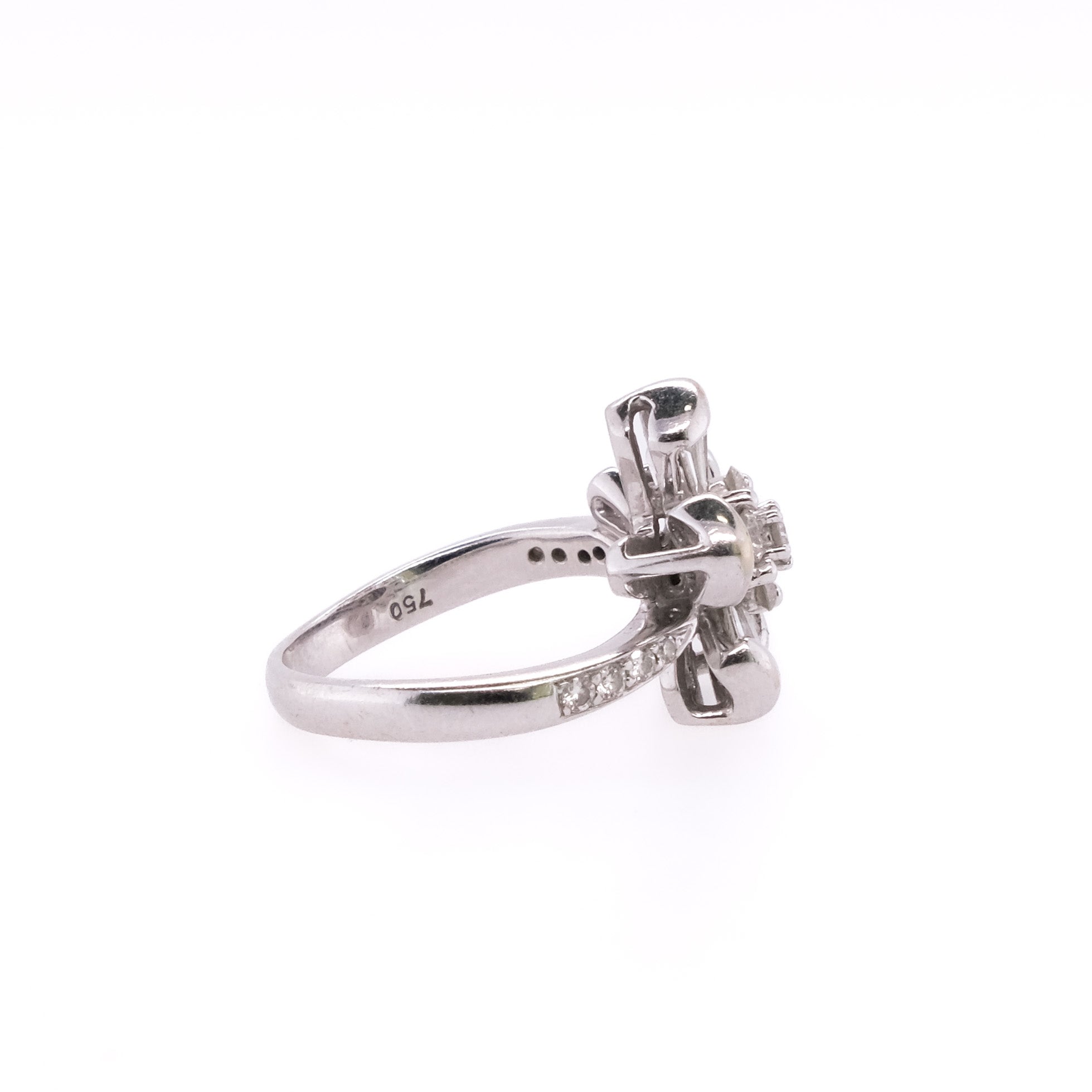 18k Floral Diamond Ring