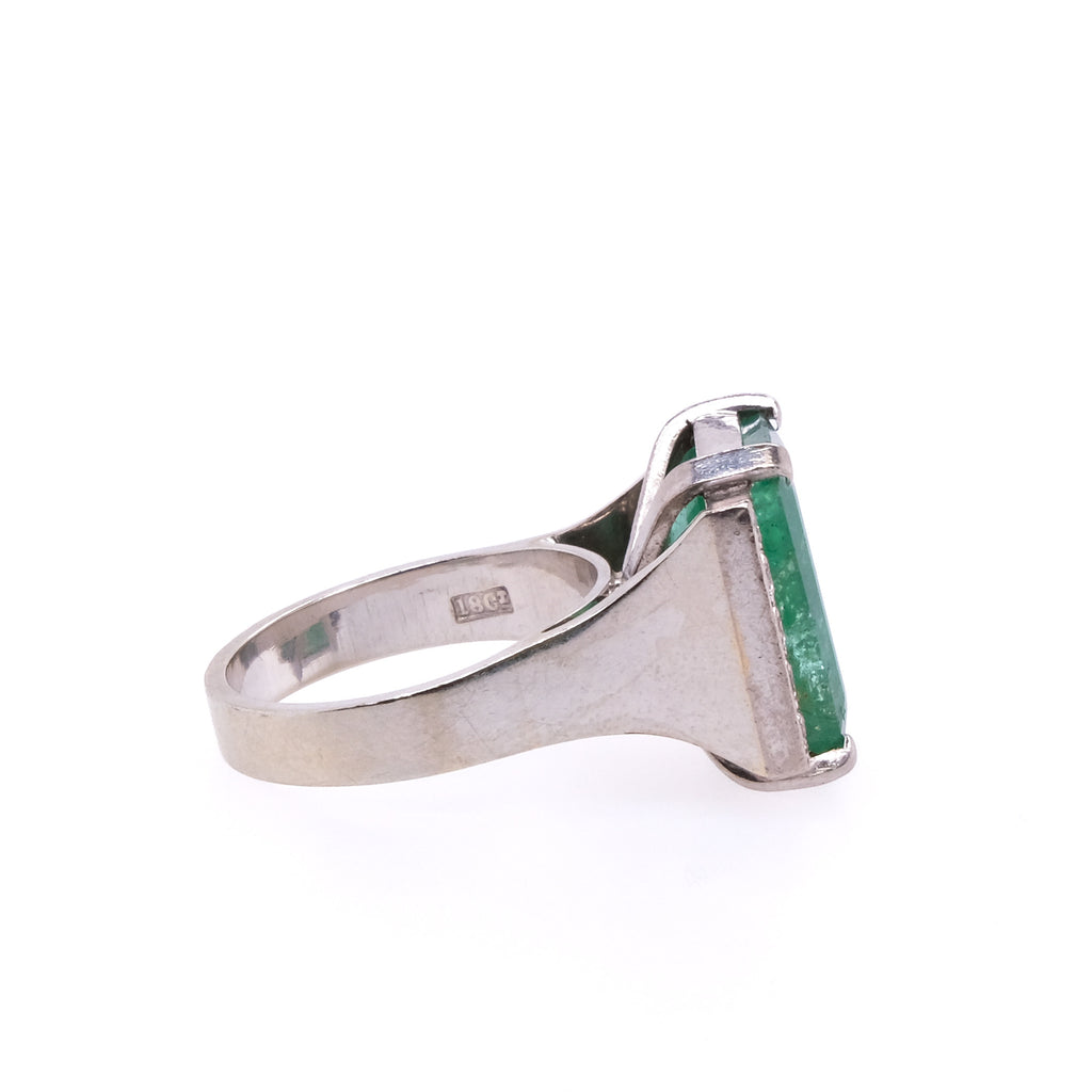 18k Emerald & Diamond Ring