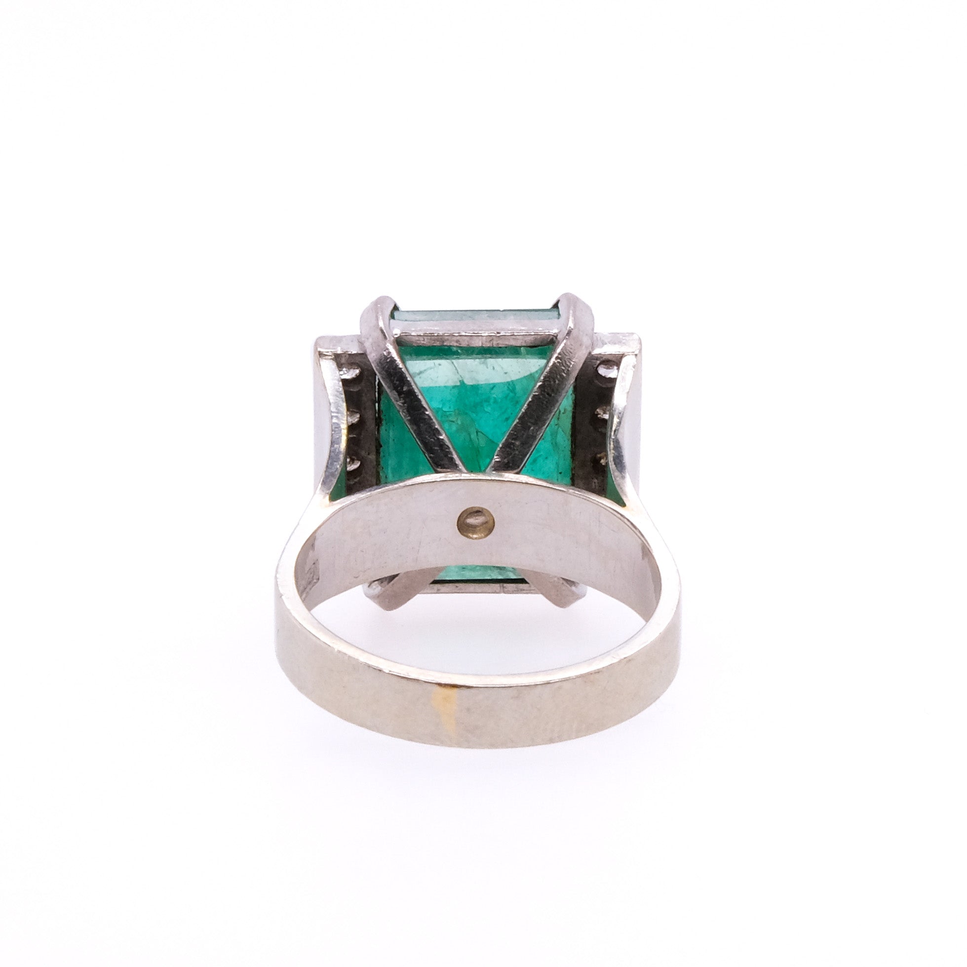 18k Emerald & Diamond Ring