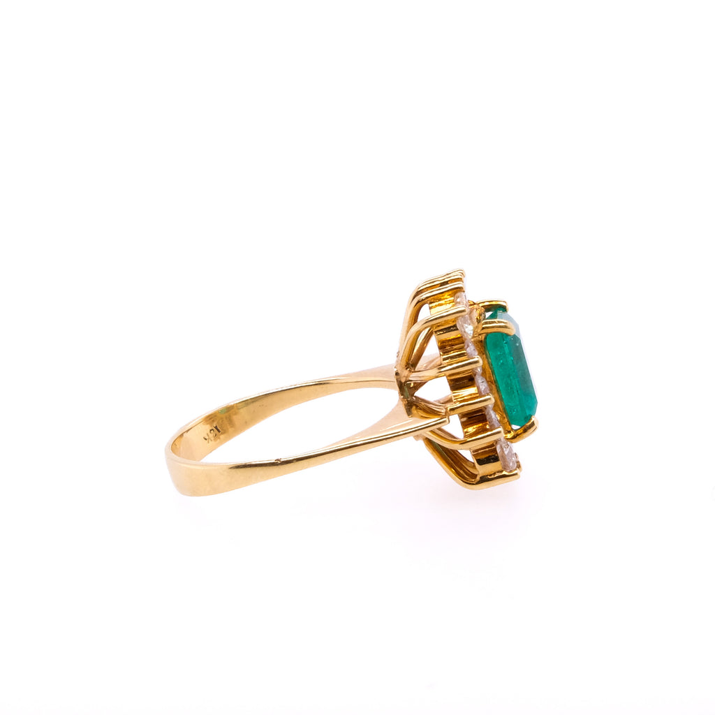 18k Emerald & Diamond Ring
