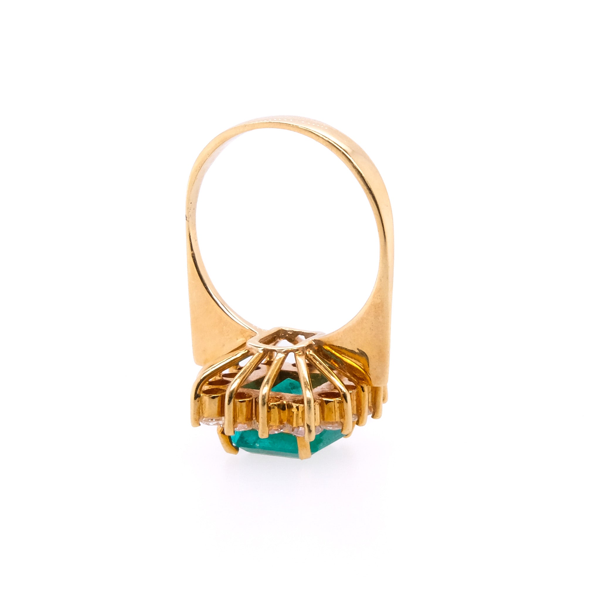 18k Emerald & Diamond Ring