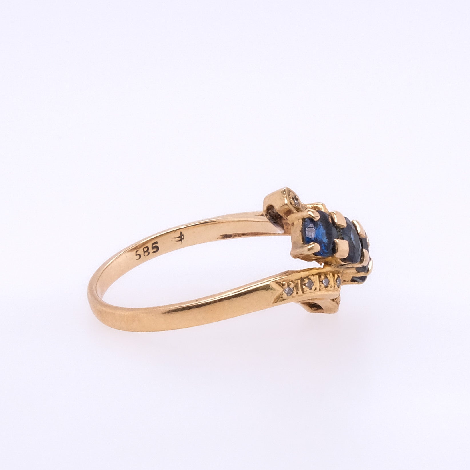 14k Sapphire & Diamond Ring