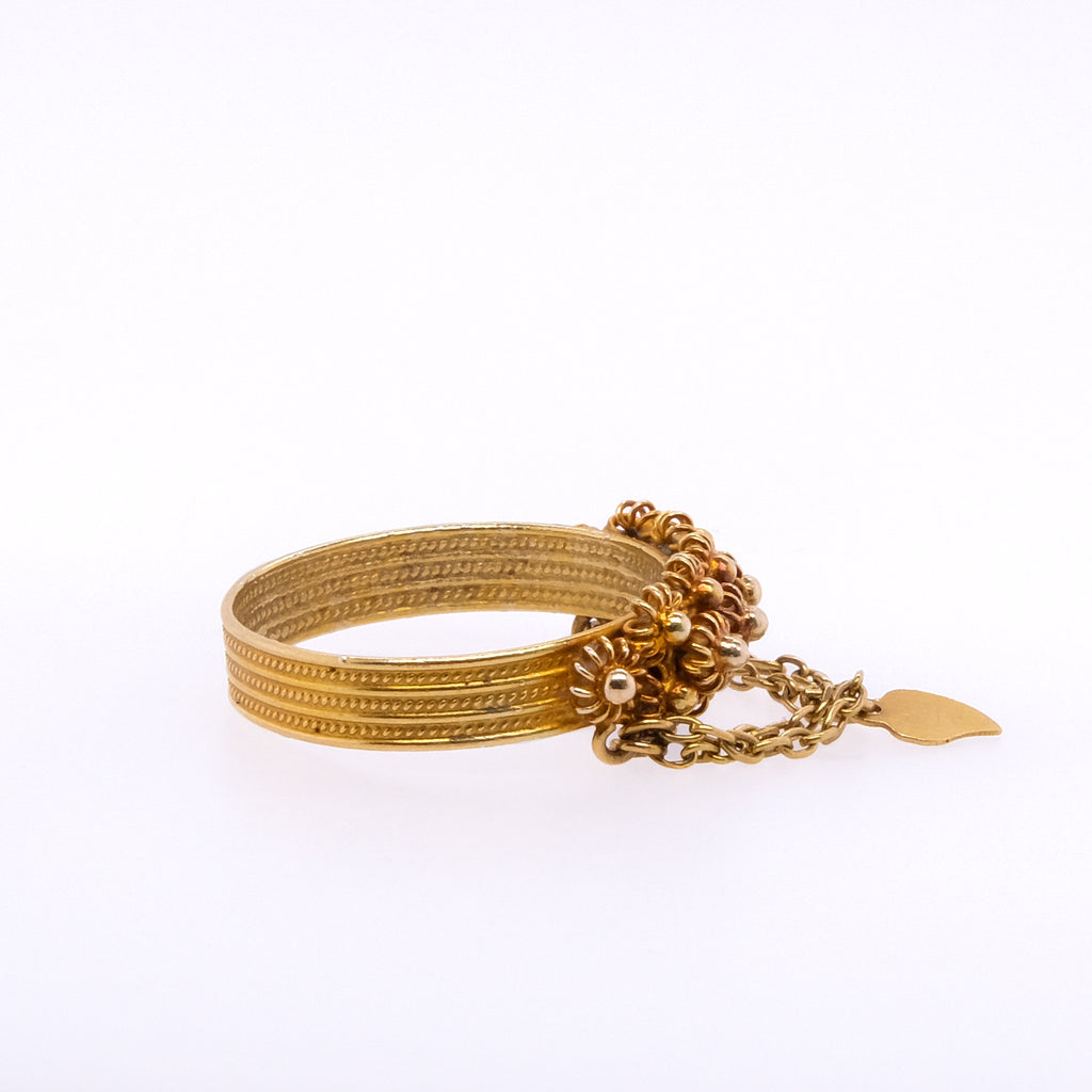 18k Flower Ring with Small Chain