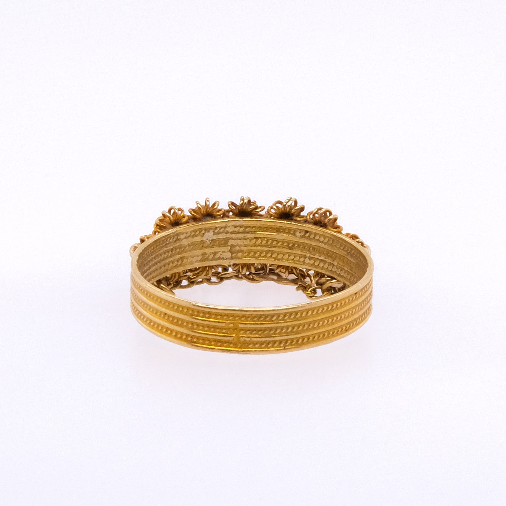 18k Flower Ring with Small Chain
