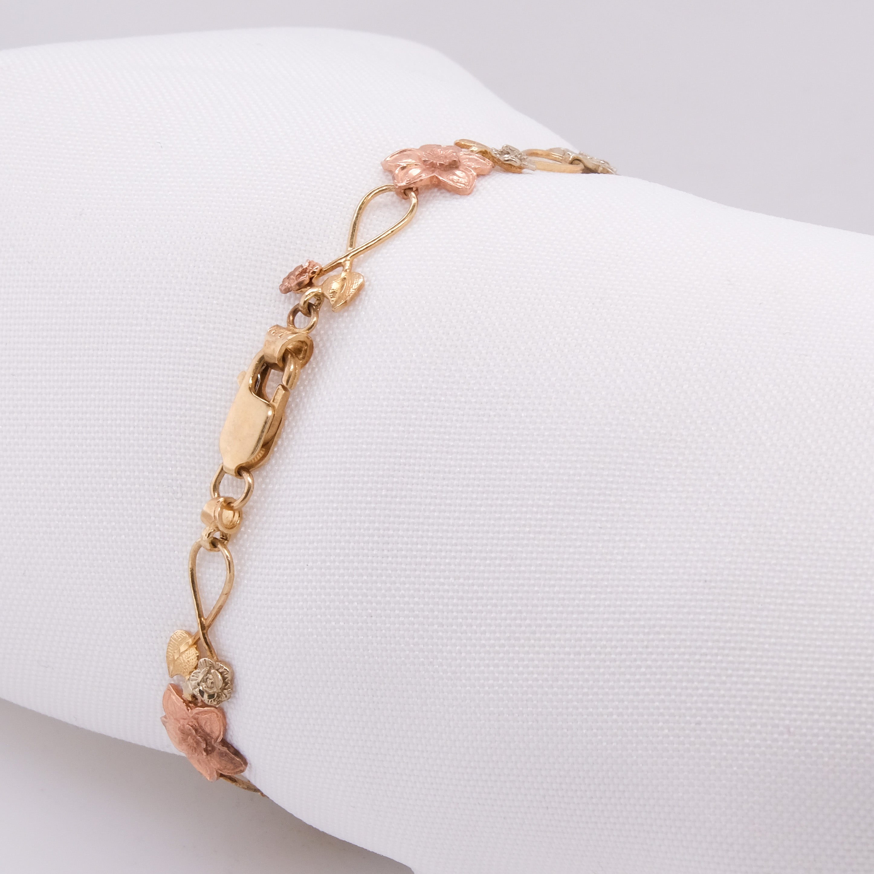 14k Multi-Coloured Gold Flower Bracelet