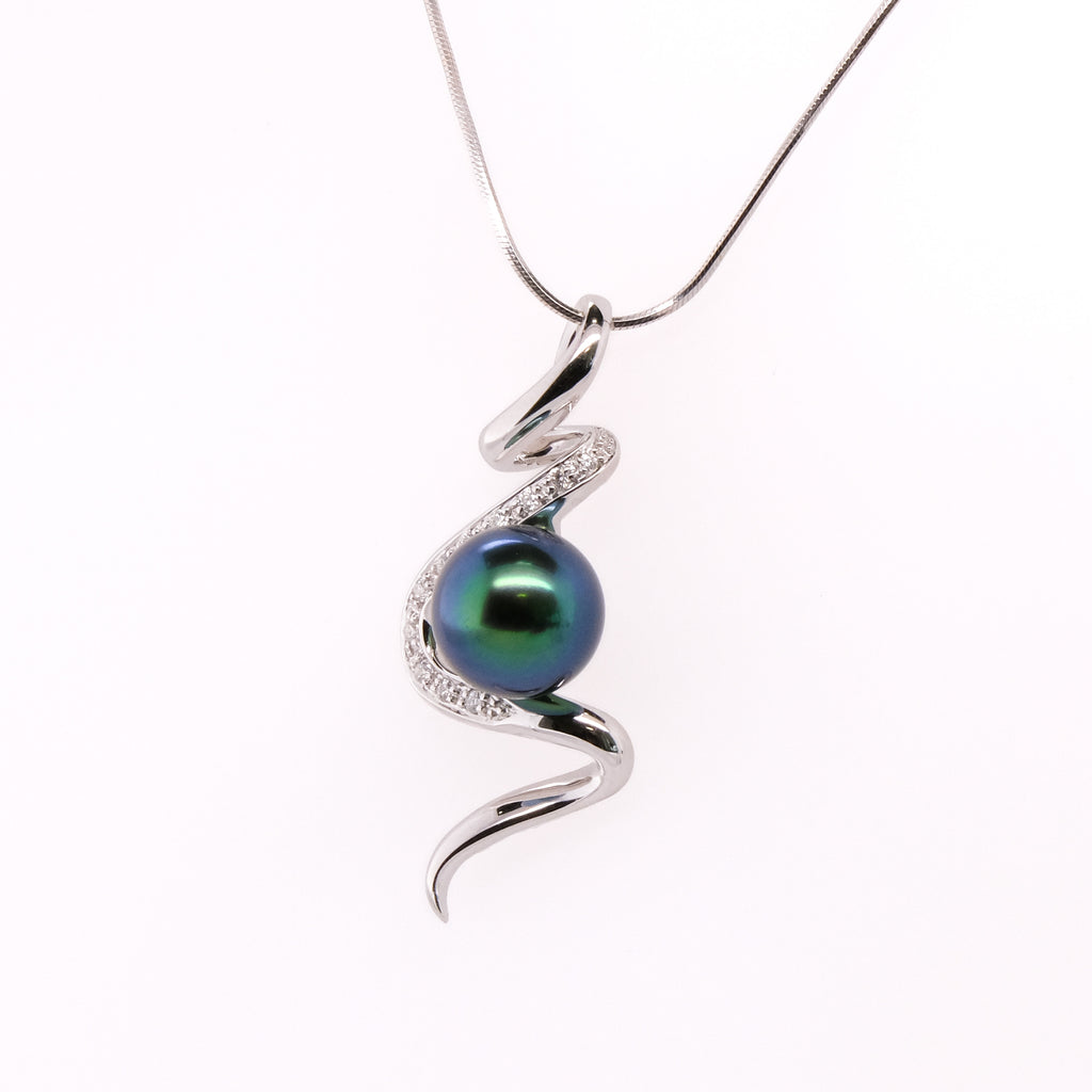 18k Tahitian Pearl & Diamond Pendant