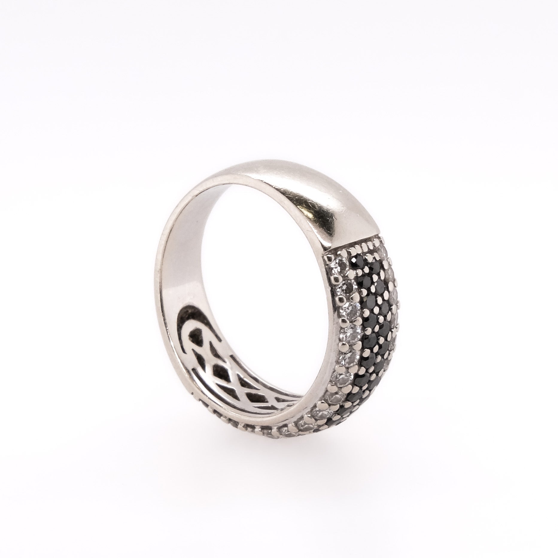 14k Diamond & Black Diamond Ring
