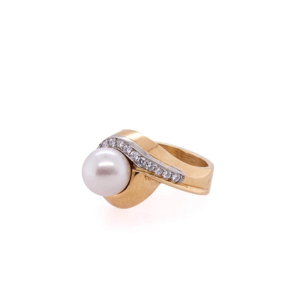 18k Pearl & Diamond Swirl Ring