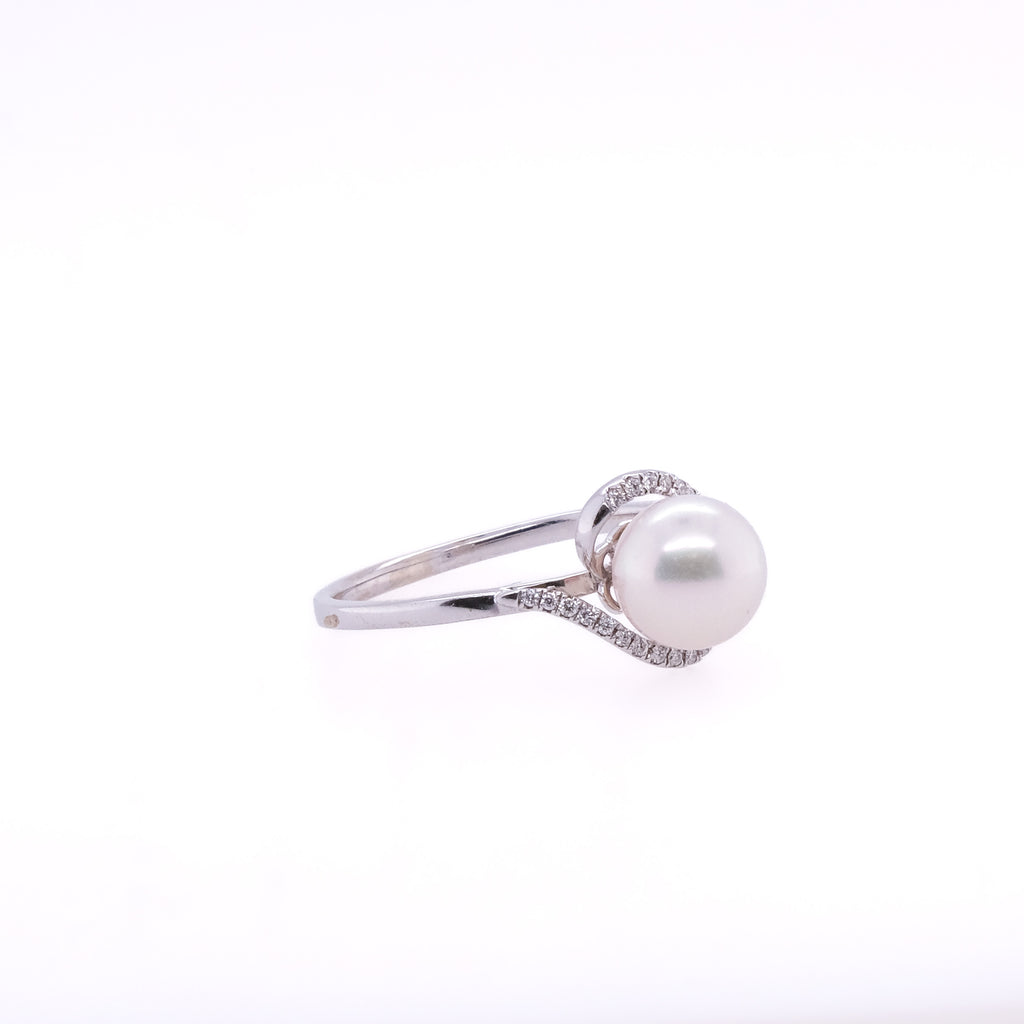 14k Pearl & Diamond Ring