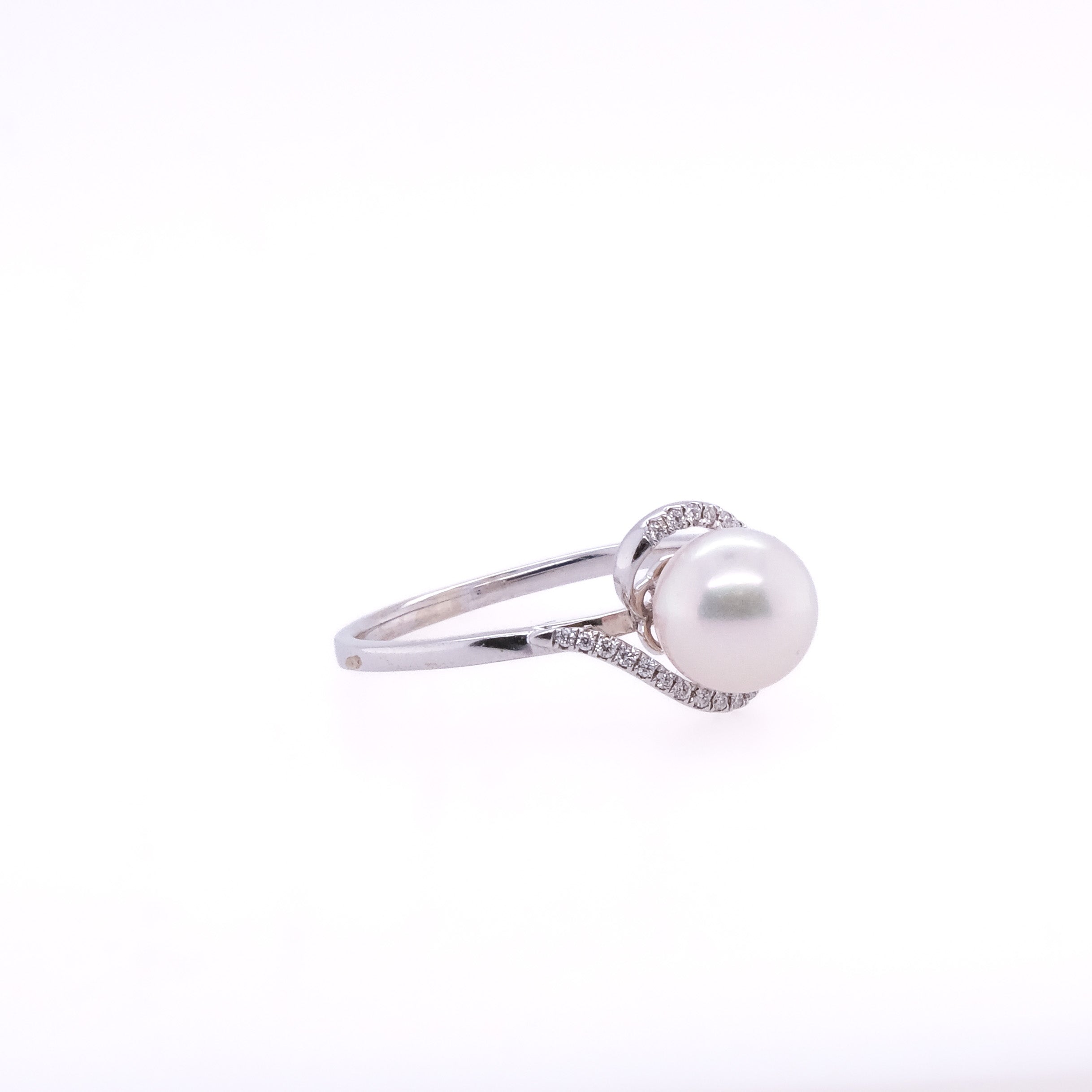 14k Pearl & Diamond Ring
