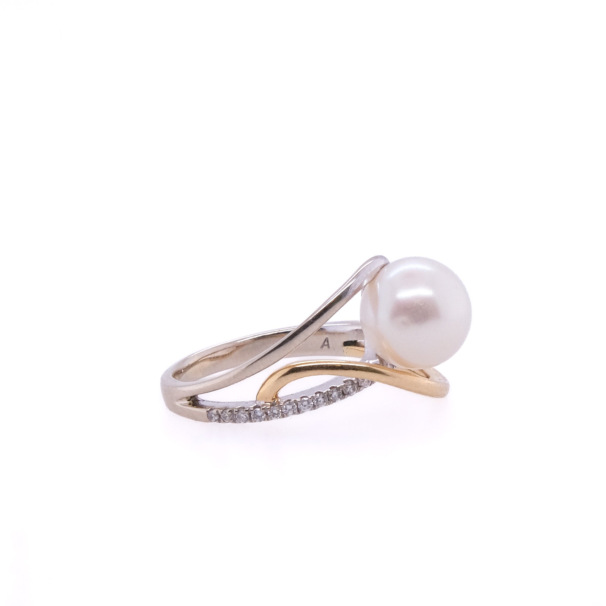 14k Pearl & Diamond Ring