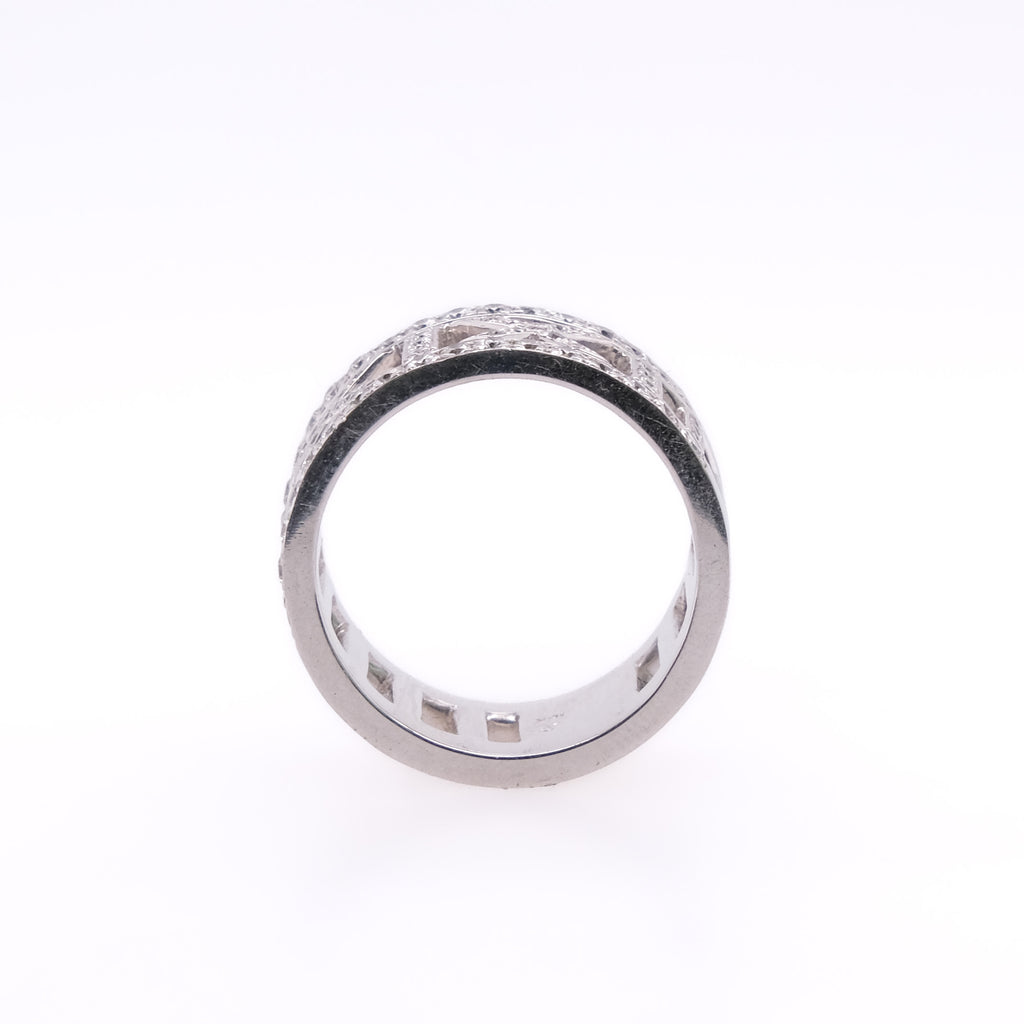 18k Diamond Band