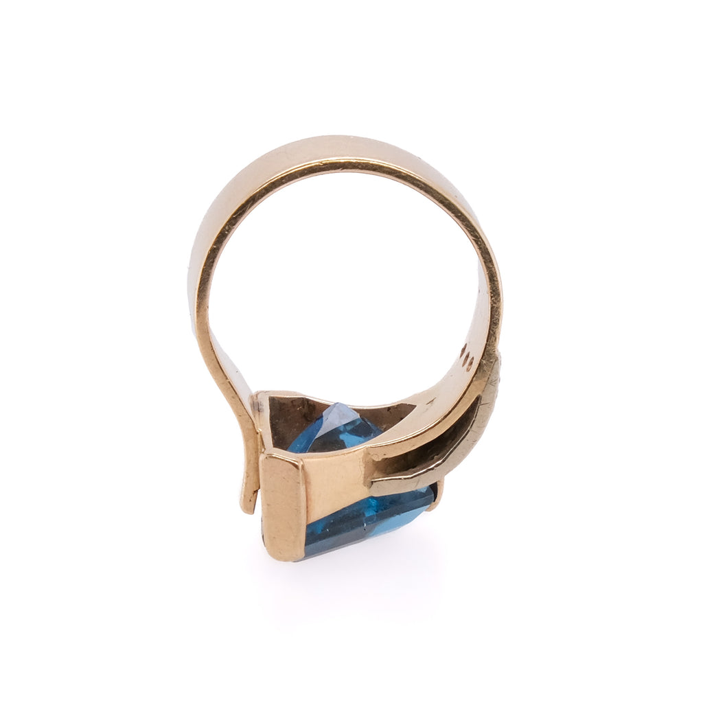 14k Blue Topaz Ring