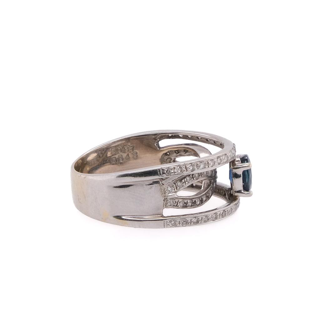 18k Blue Sapphire & Diamond Ring