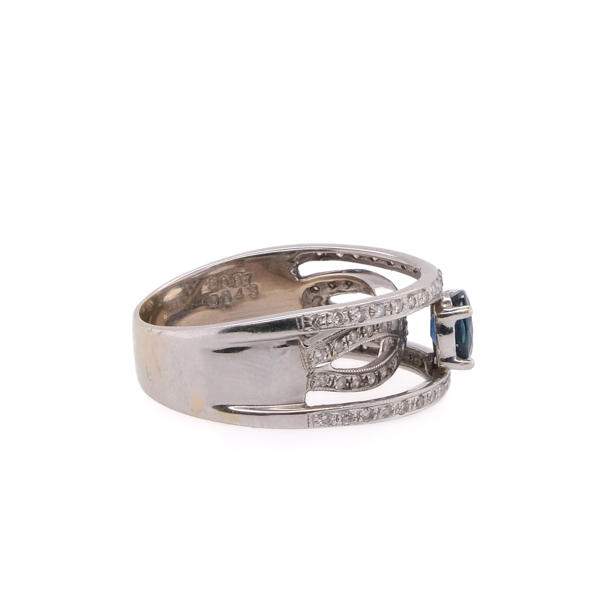18k Blue Sapphire & Diamond Ring