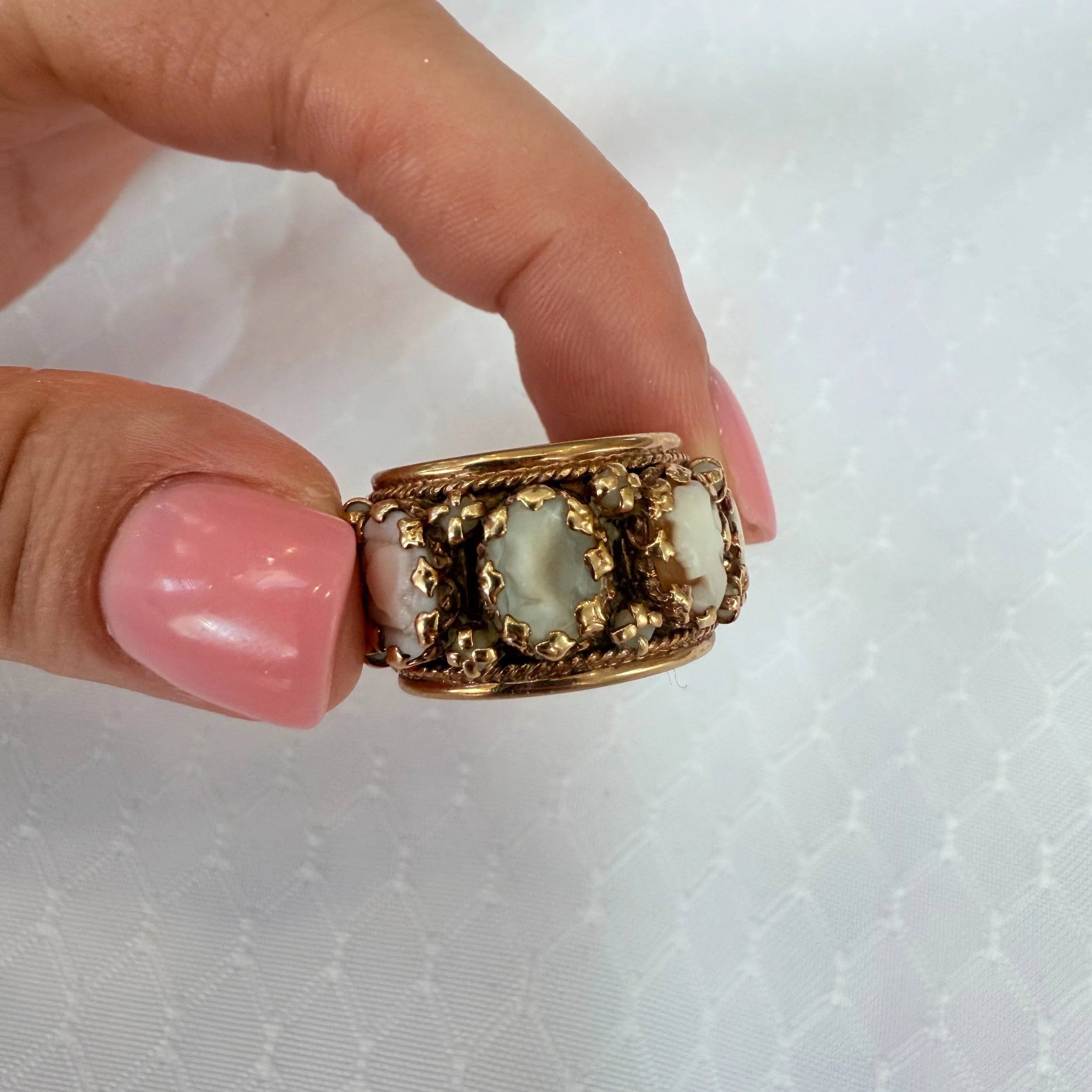 14k Cameo Band