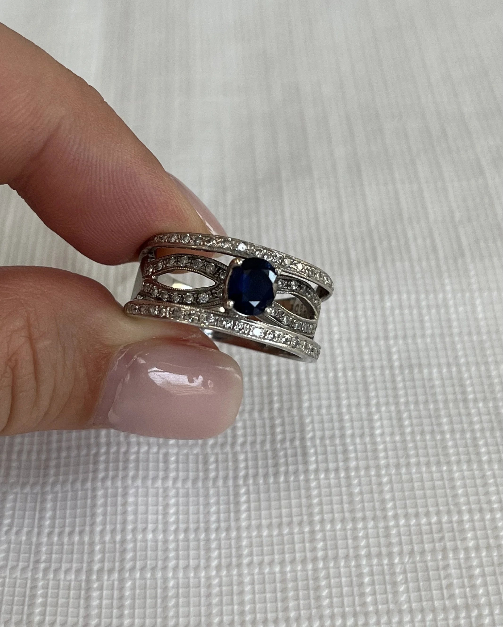 18k Blue Sapphire & Diamond Ring