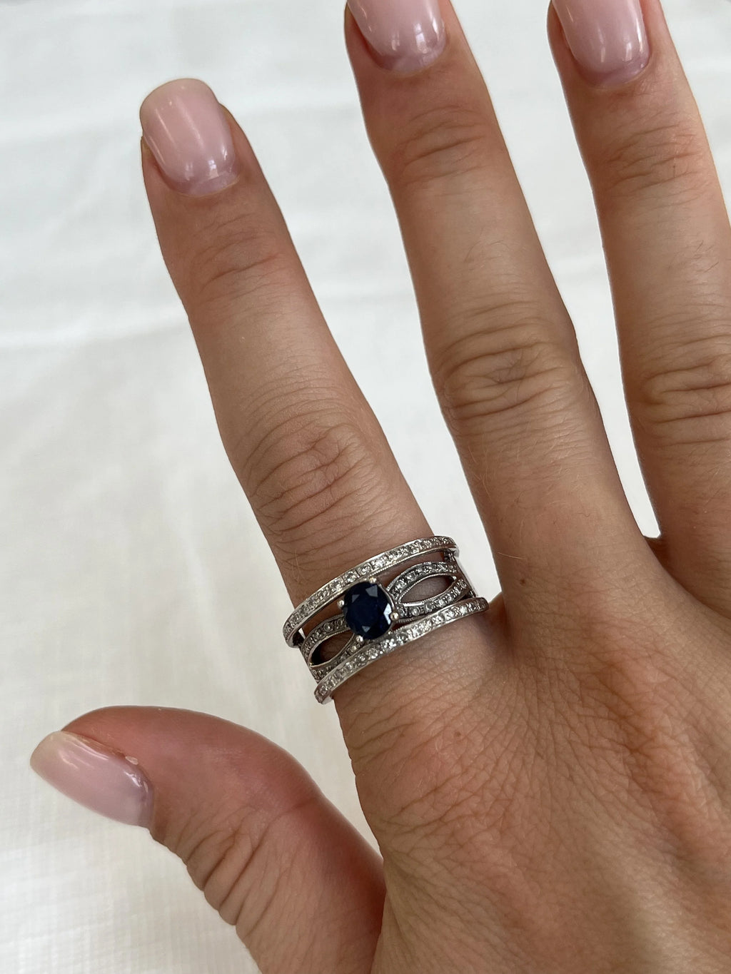 18k Blue Sapphire & Diamond Ring