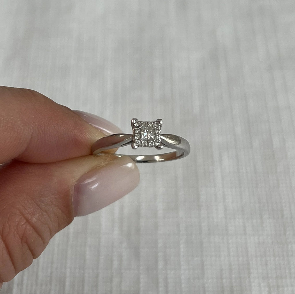 10k Diamond Ring