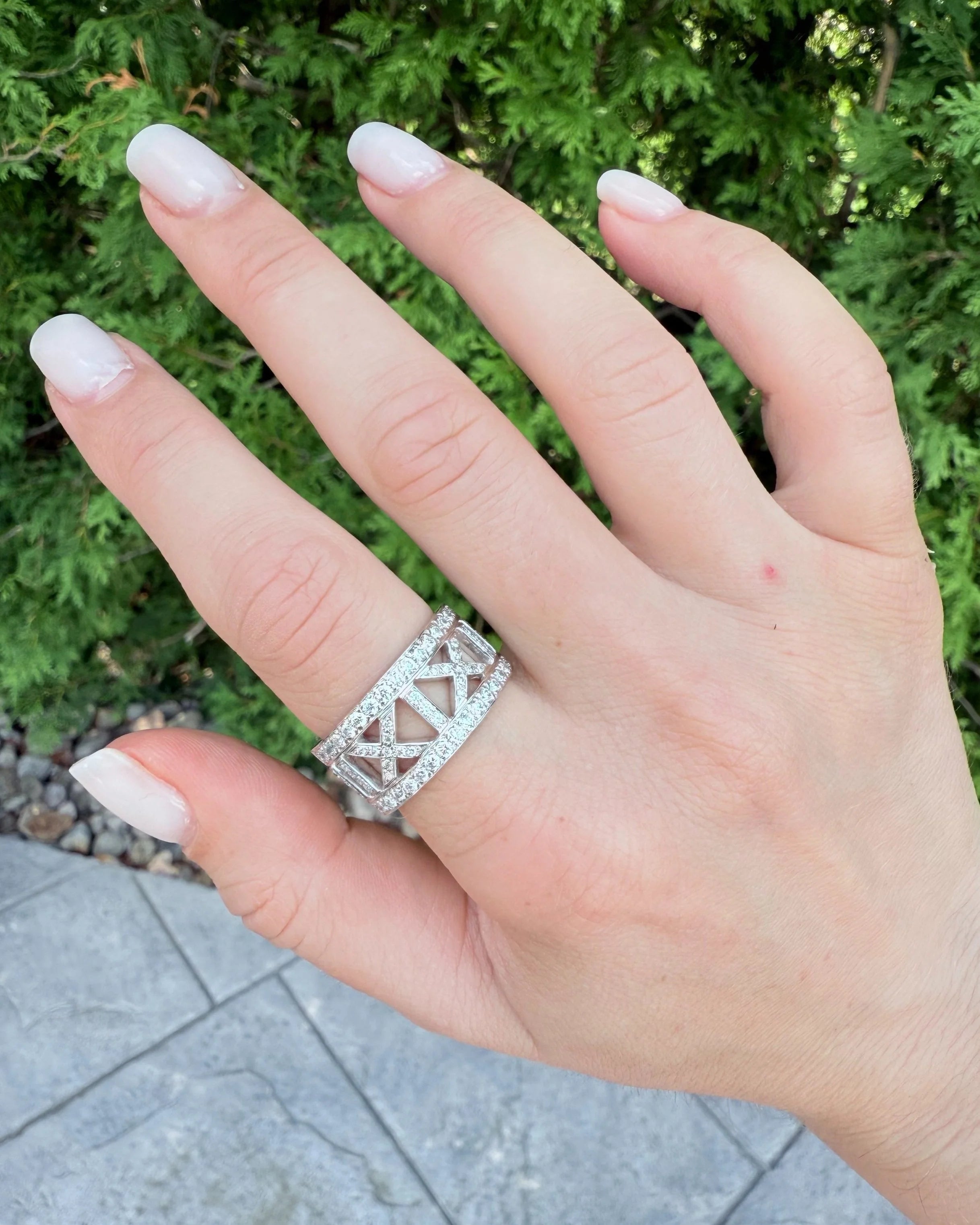18k Diamond Band