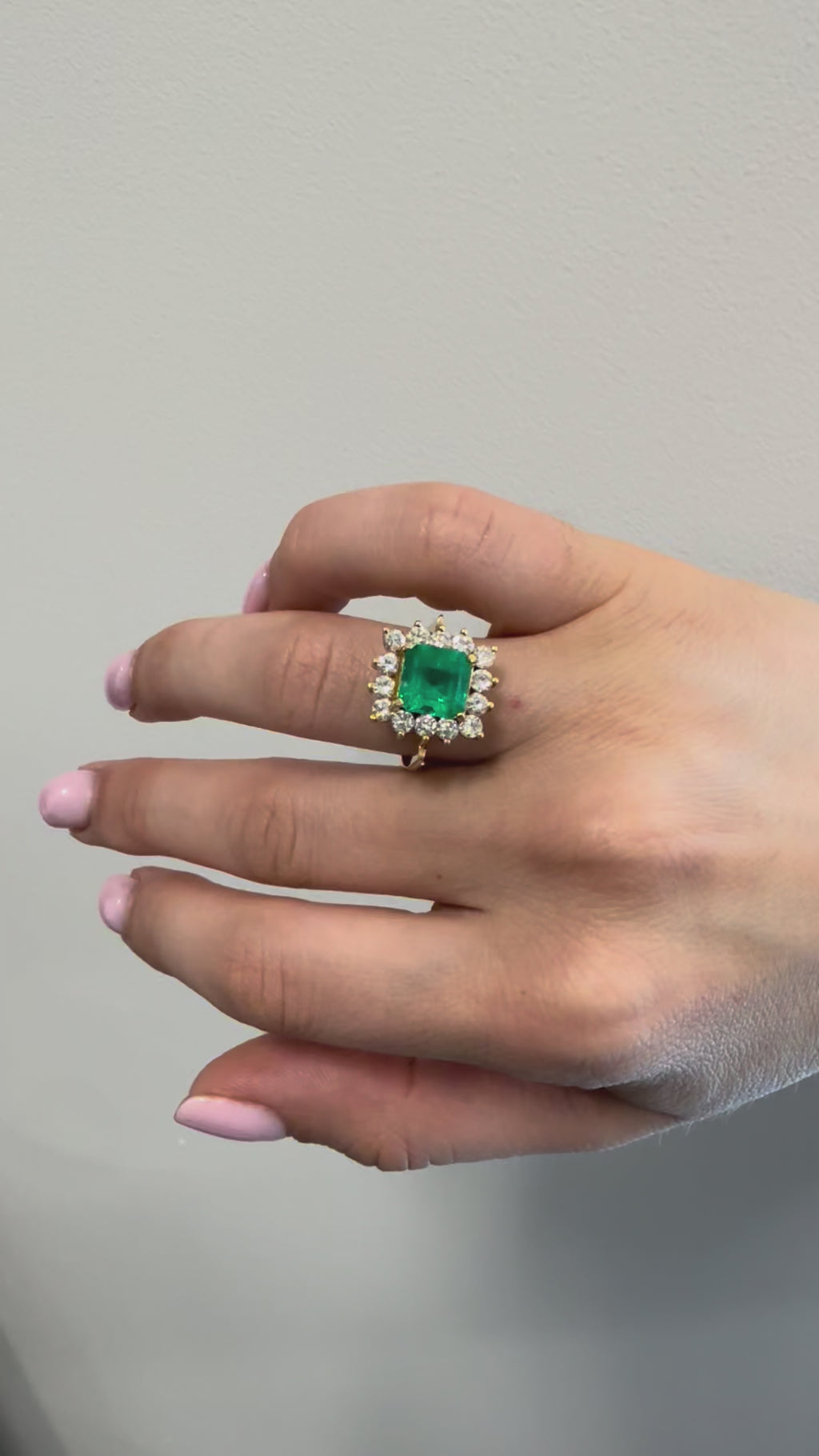 18k Emerald & Diamond Ring