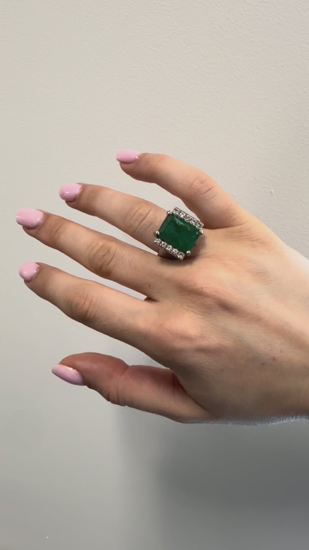 18k Emerald & Diamond Ring